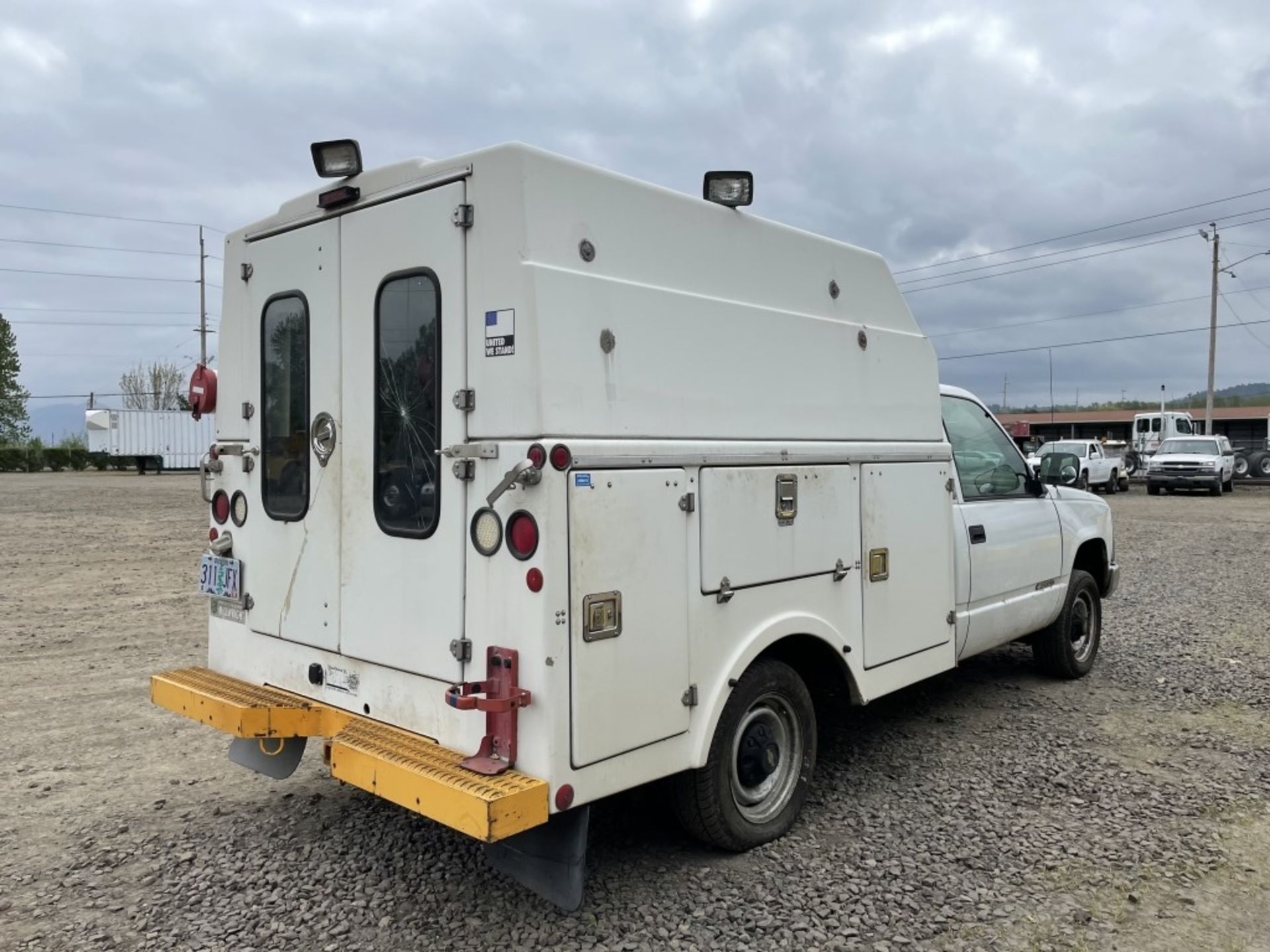 1994 Chevrolet Cheyenne 3500 Utility Truck - Image 3 of 21