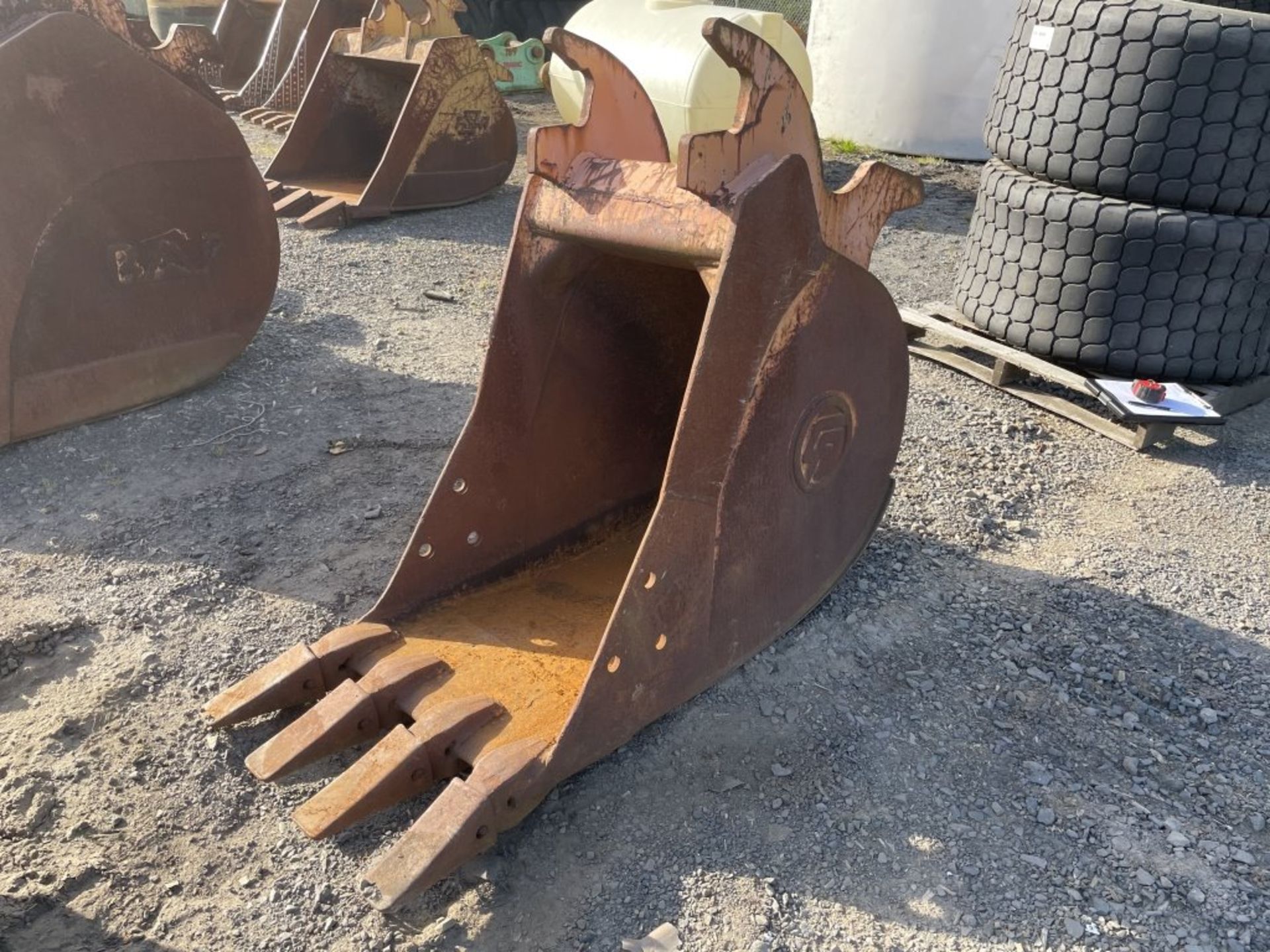 CF 24" Dig Bucket