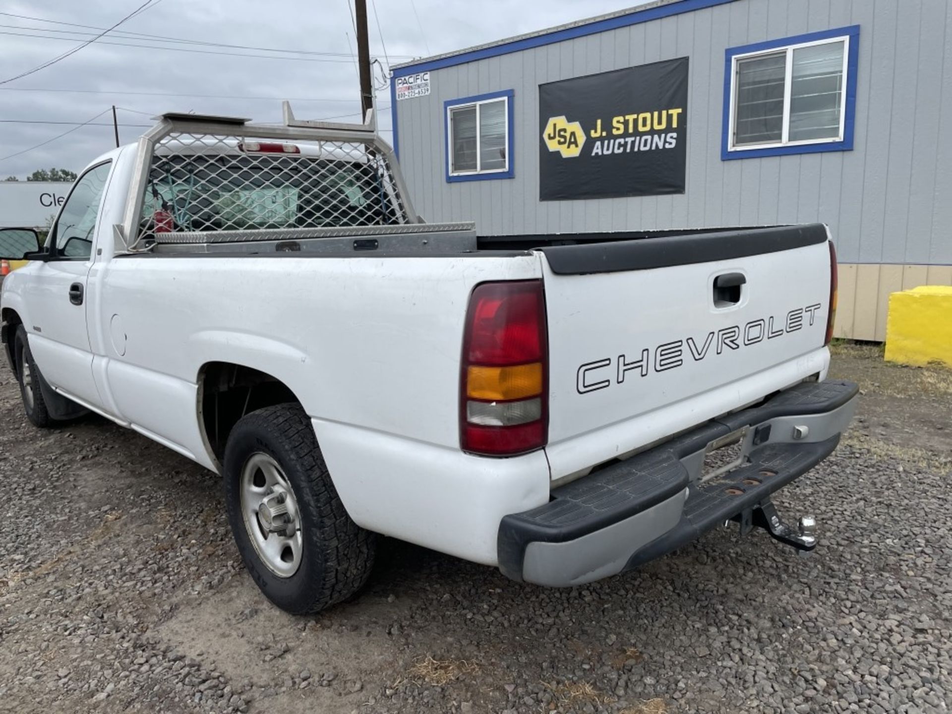 2001 Chevrolet Silverado 1500 Pickup - Image 4 of 16