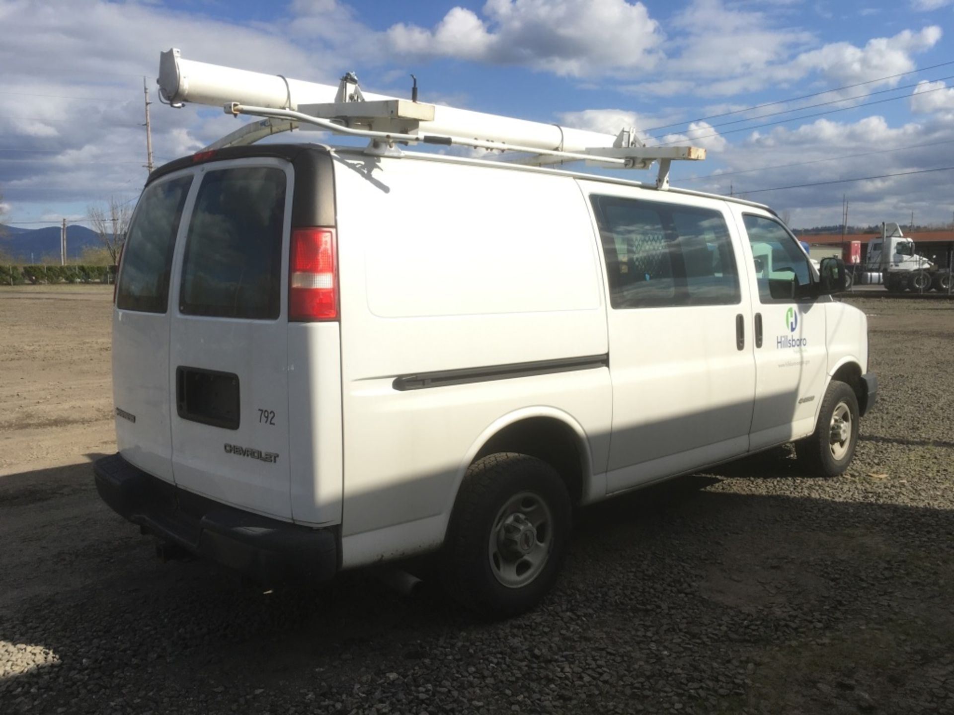 2003 Chevrolet Express 2500 Cargo Van - Image 3 of 18