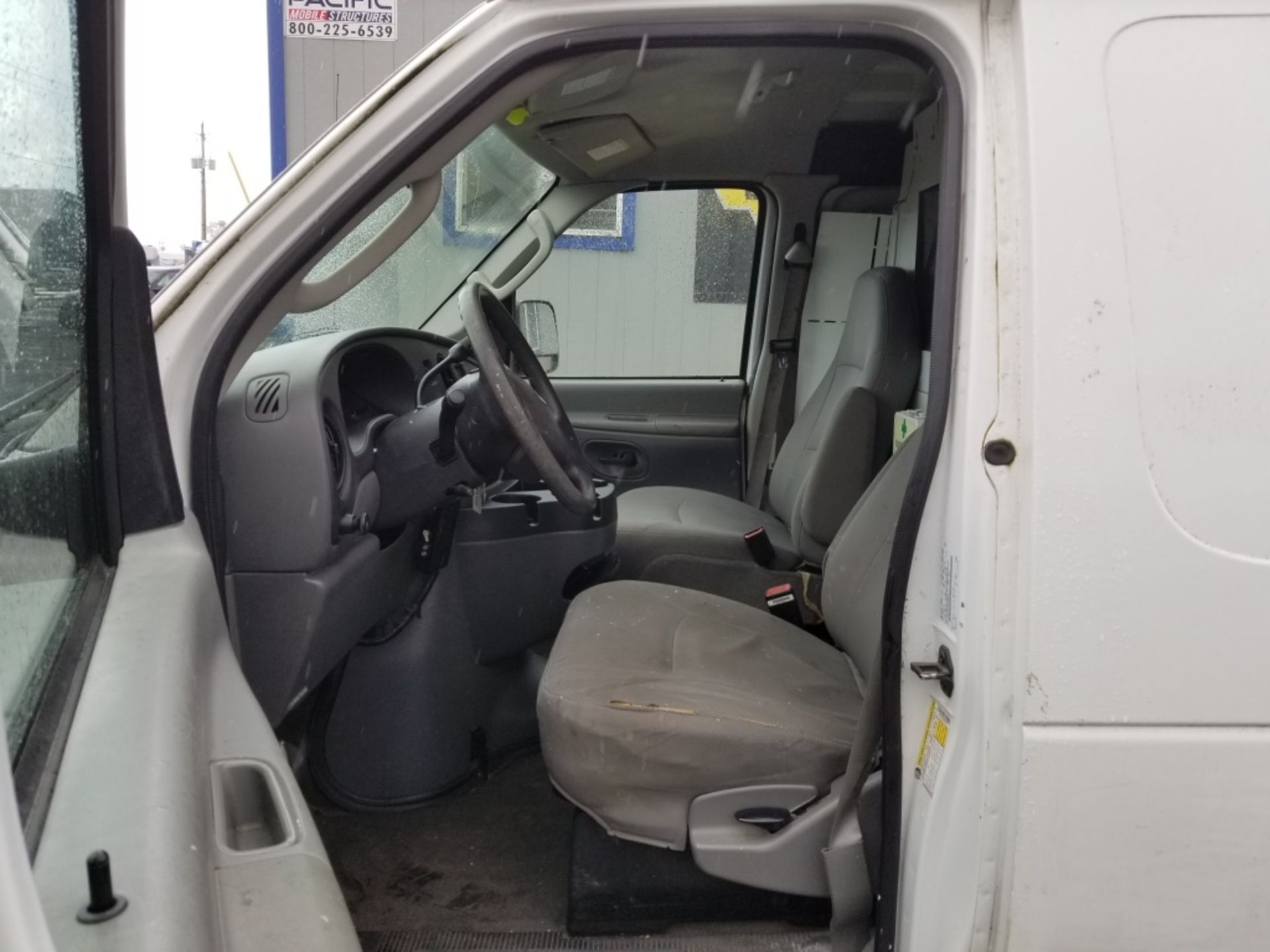 2006 Ford E350 SD Cargo Van - Image 10 of 16