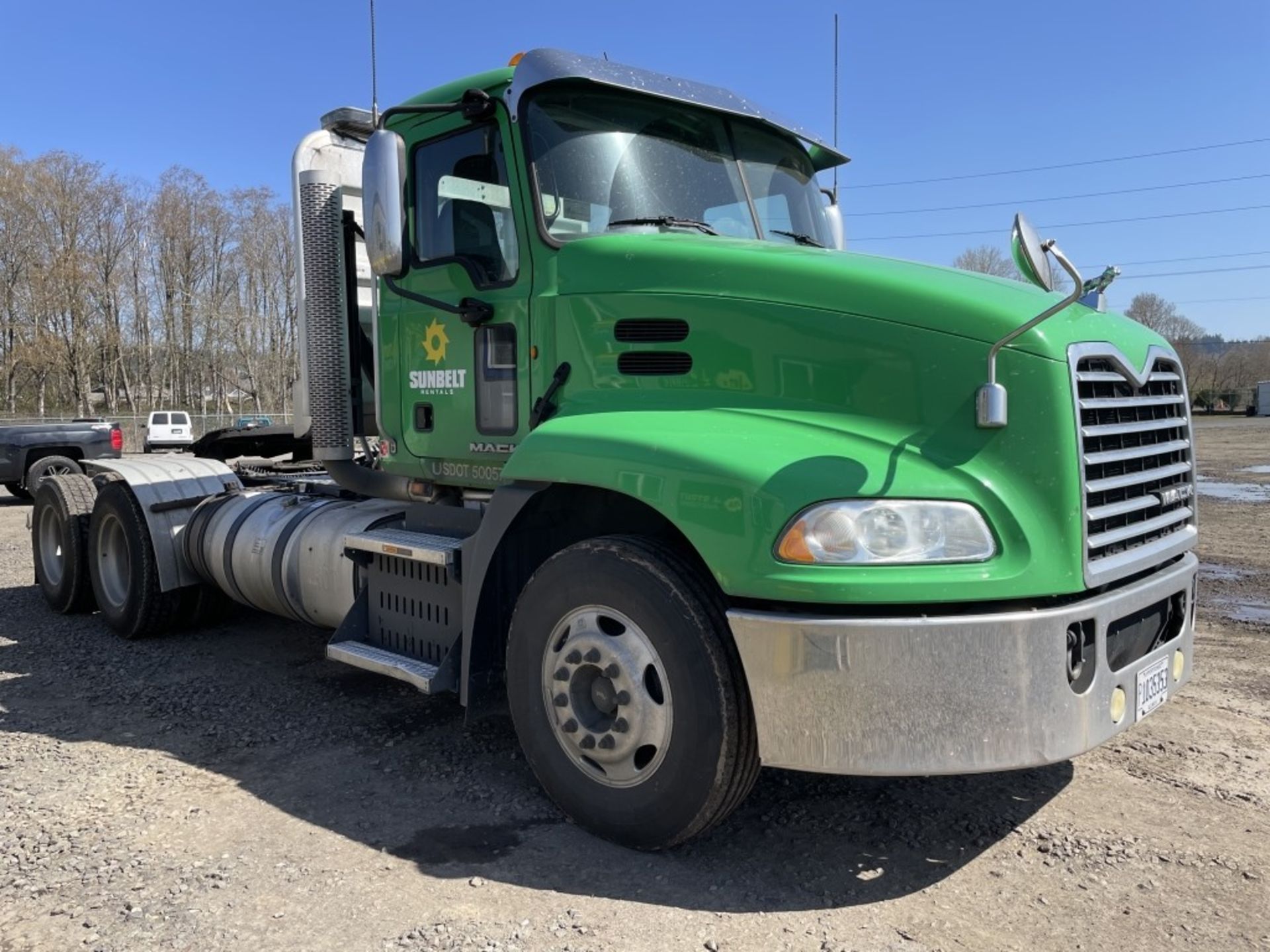 2013 Mack CXU613 T/A Truck Tractor - Image 2 of 25