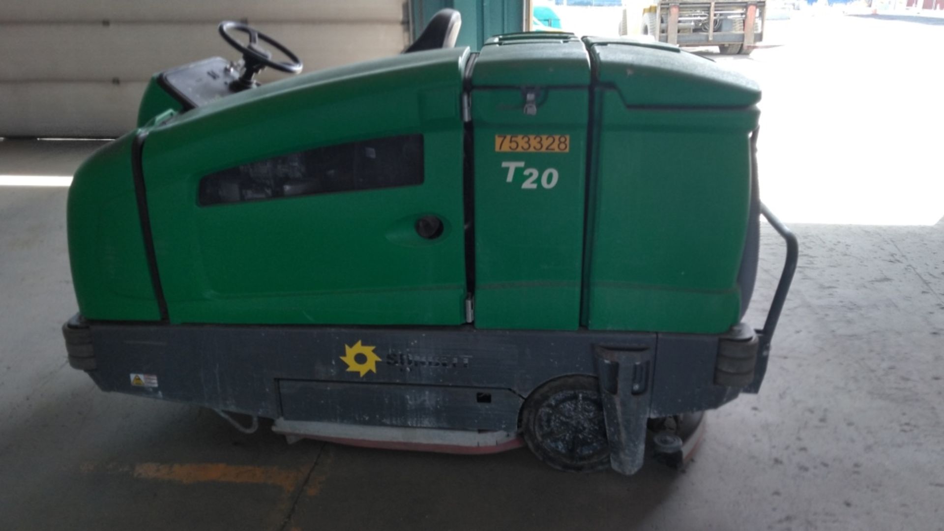 Tennant T20 Ride-On Floor Scrubber-Dryer - Image 6 of 13