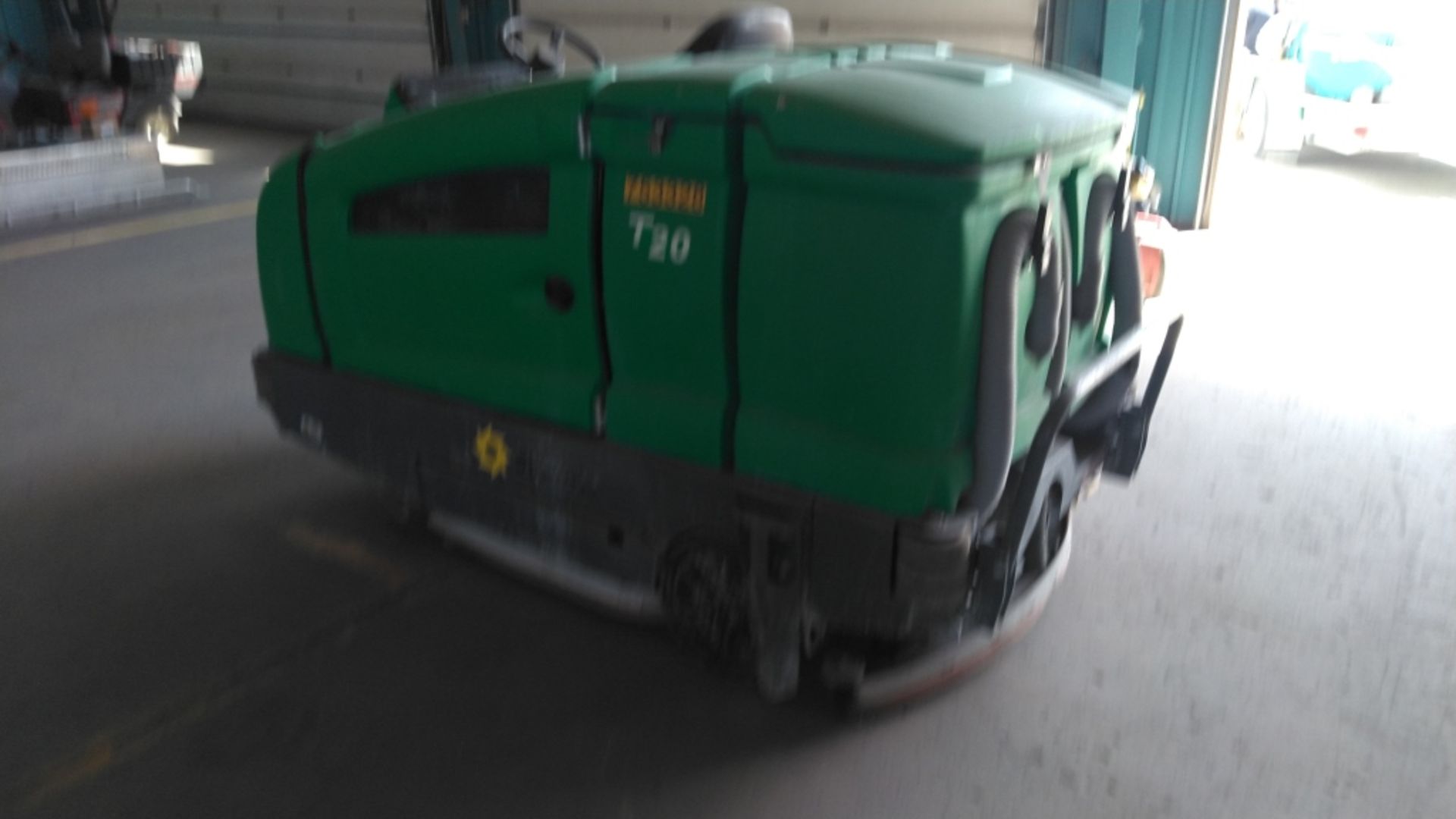 Tennant T20 Ride-On Floor Scrubber-Dryer - Image 5 of 13
