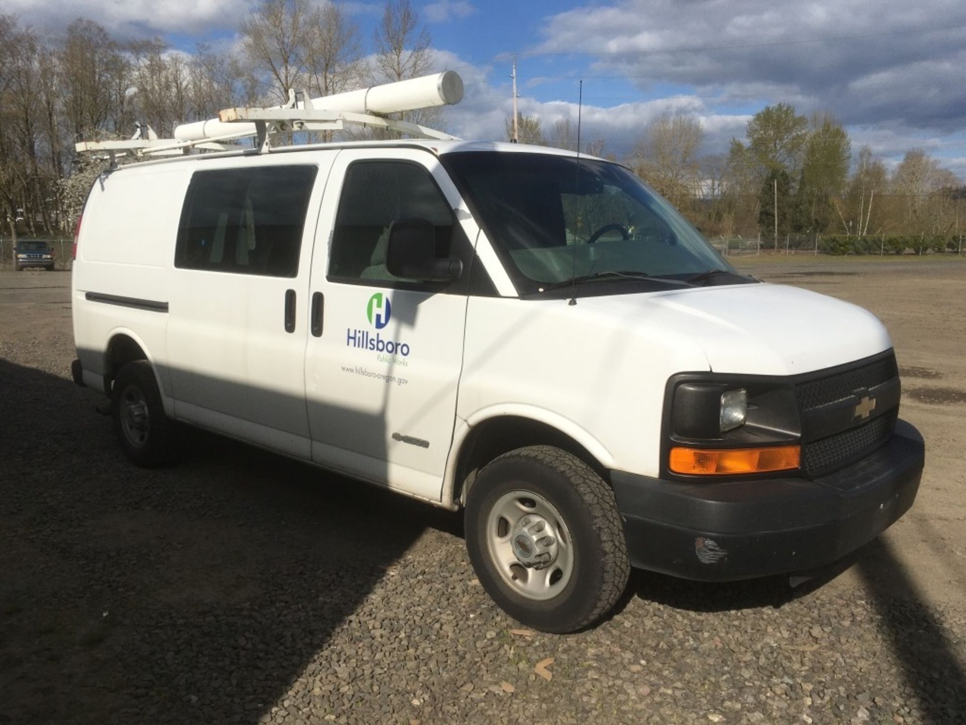 2003 Chevrolet Express 2500 Cargo Van - Image 2 of 18