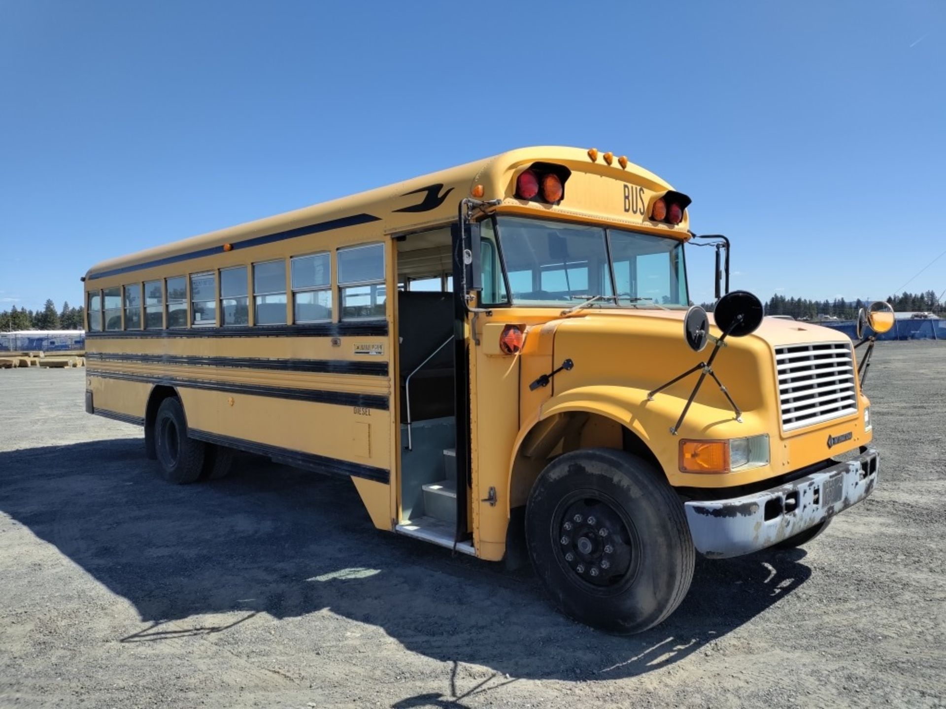 1993 International 3800 School Bus - Image 4 of 29