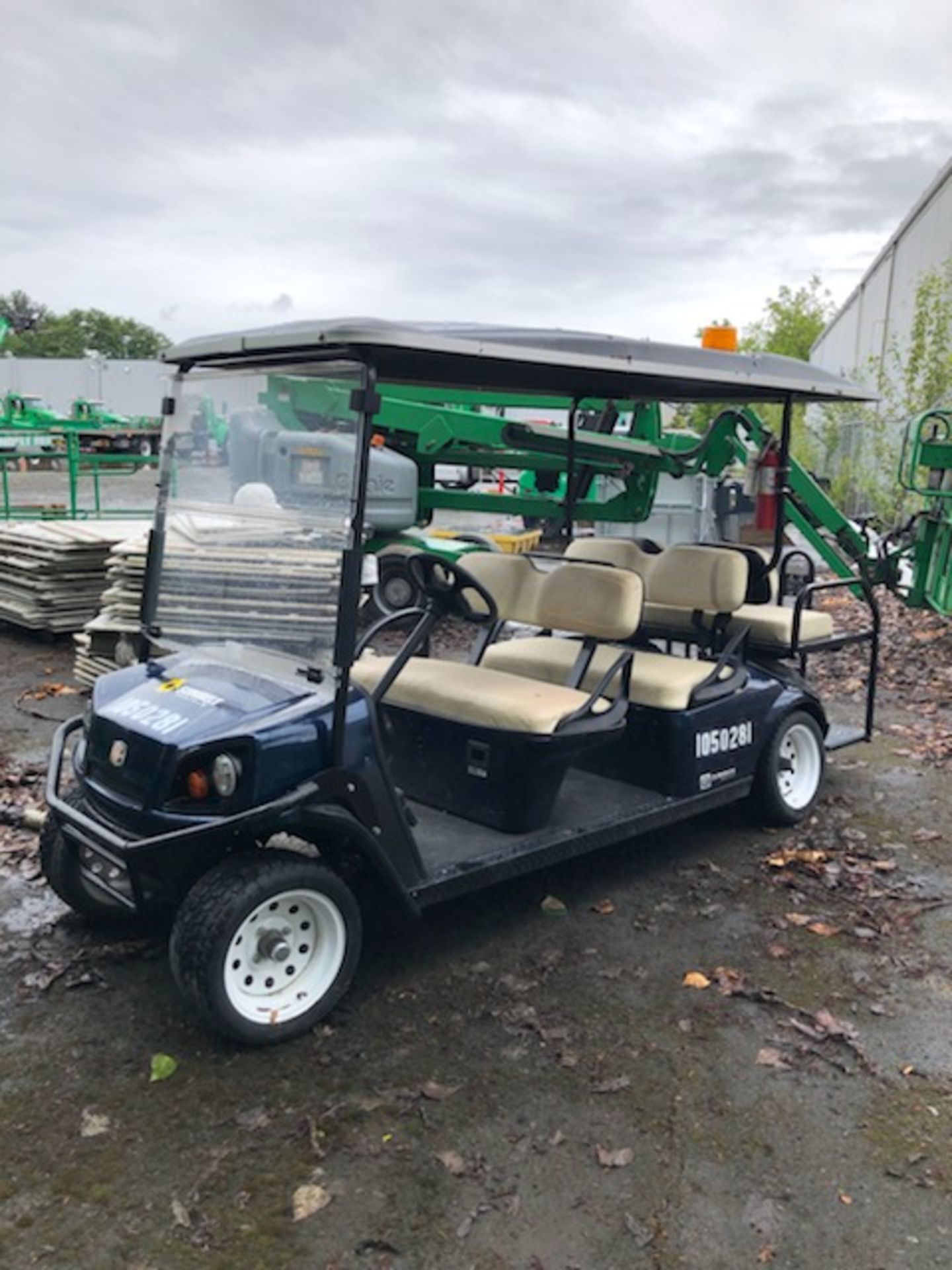 Cushman Shuttle 6E Personnel Cart