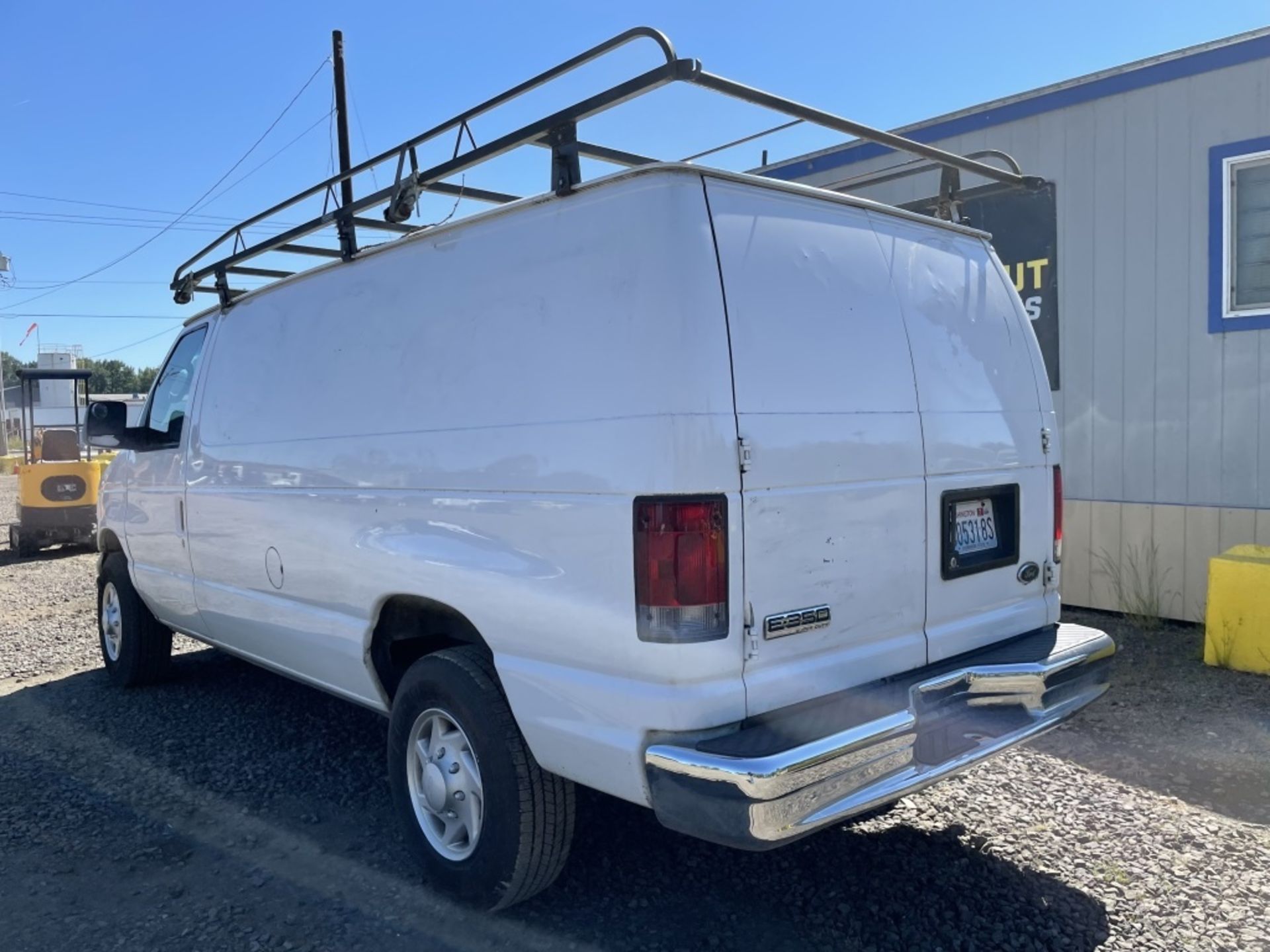 2006 Ford E350 SD Cargo Van - Image 4 of 16