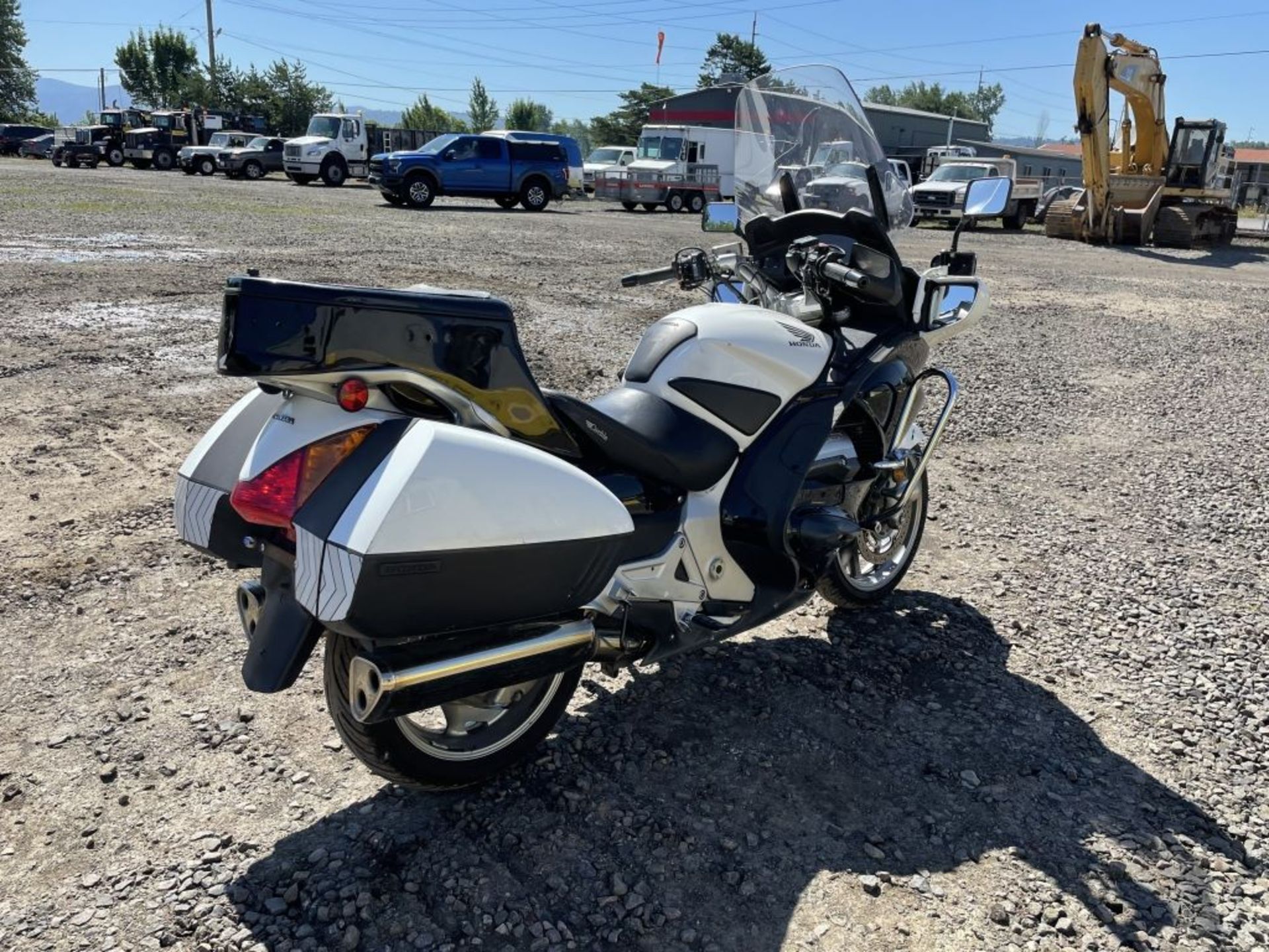 2013 Honda ST1300 Motorcycle - Image 3 of 14