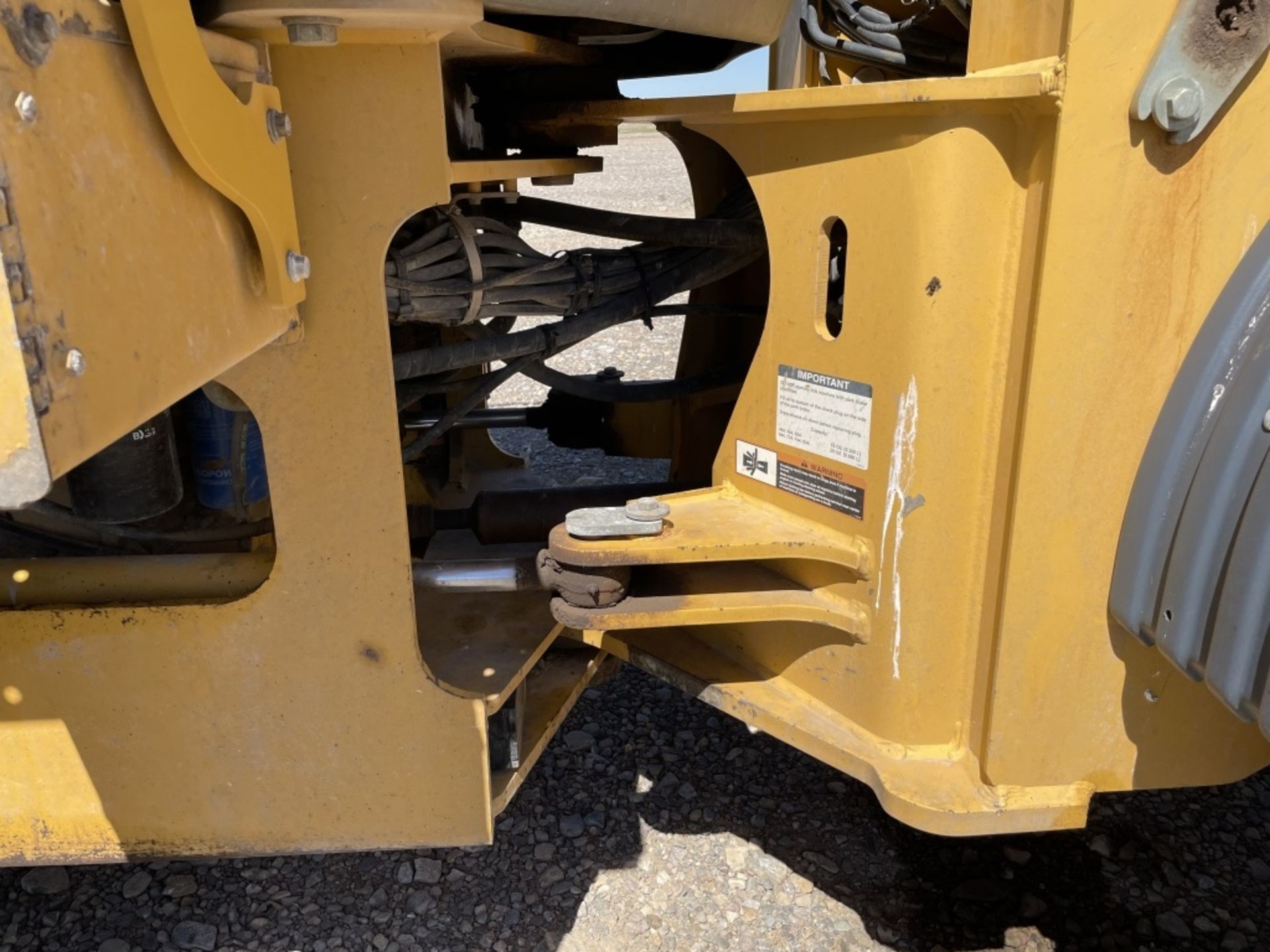 2005 John Deere 544J Wheel Loader - Image 17 of 34