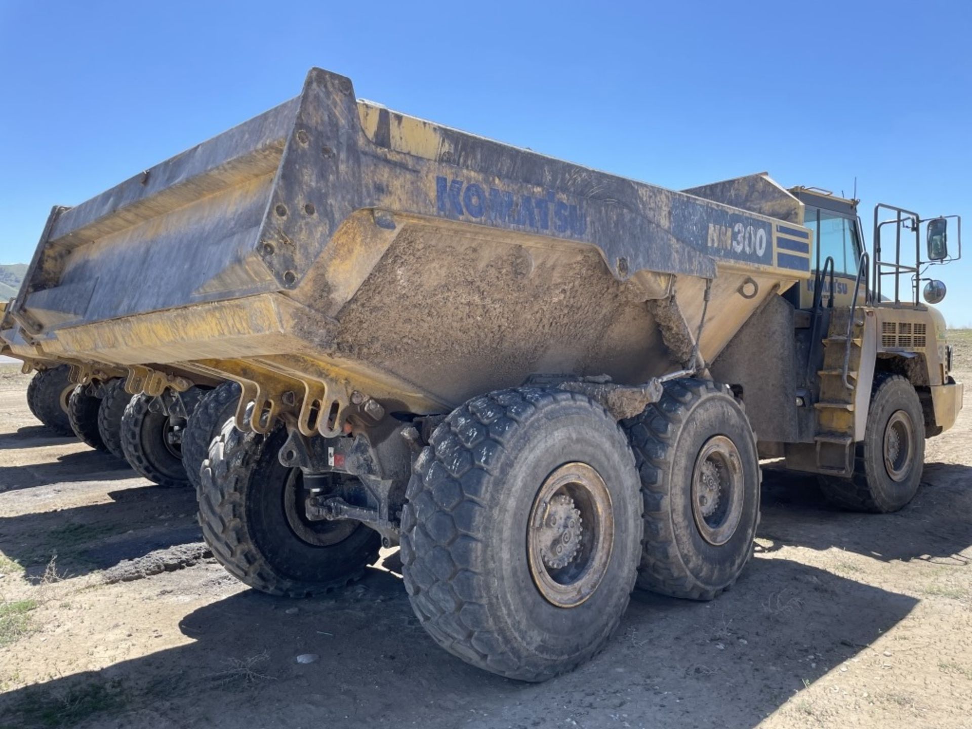 2013 Komatsu HM300-3 Articulated Dump Truck - Image 3 of 25