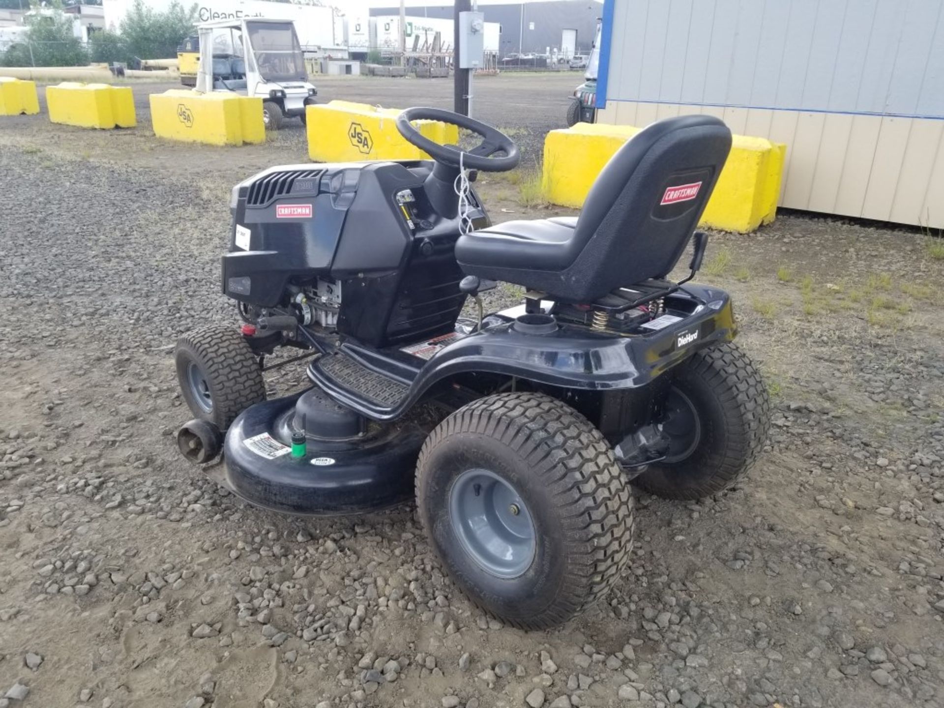 Craftsman LT2000 Ride-On Mower - Image 4 of 11