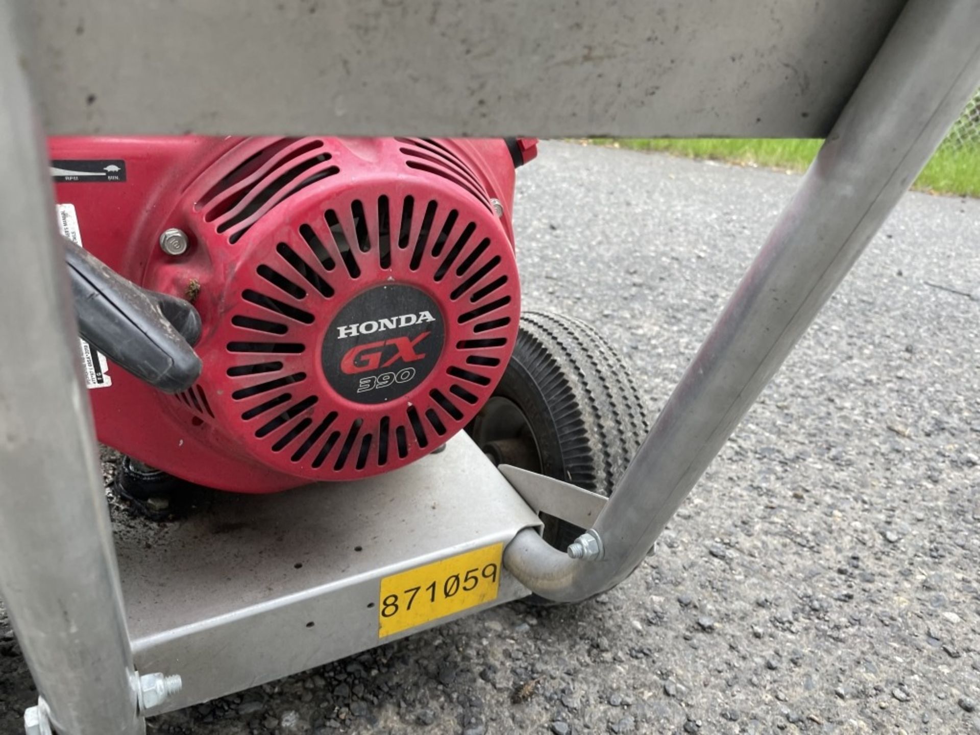 2016 Shark DGA383537 Pressure Washer - Image 5 of 9