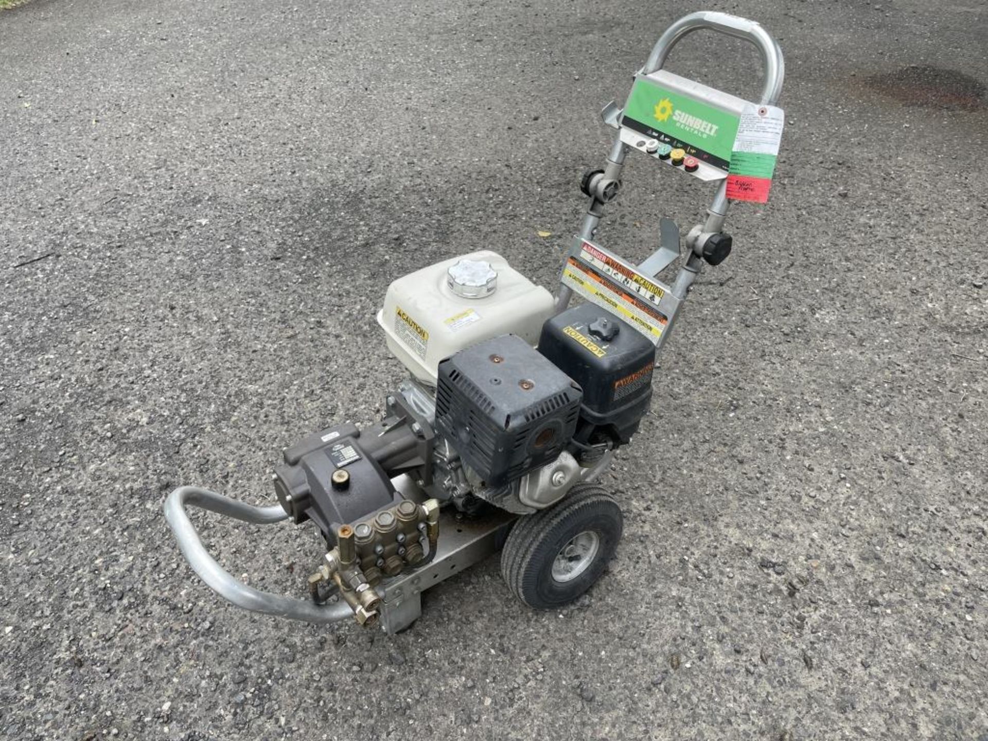 2016 Shark DGA383537 Pressure Washer