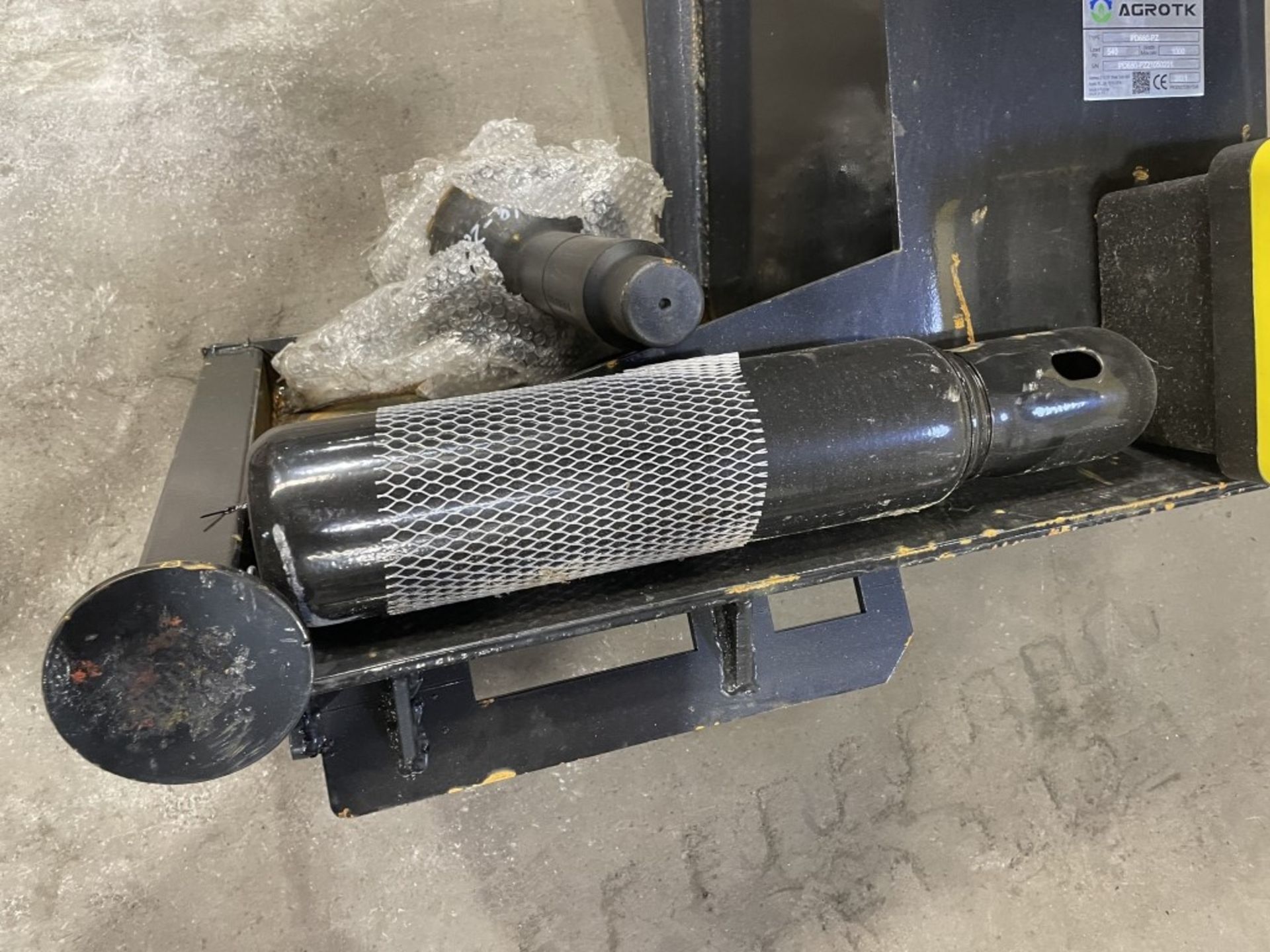 2021 Agrotk 680 Hydraulic Post Driver - Image 6 of 7