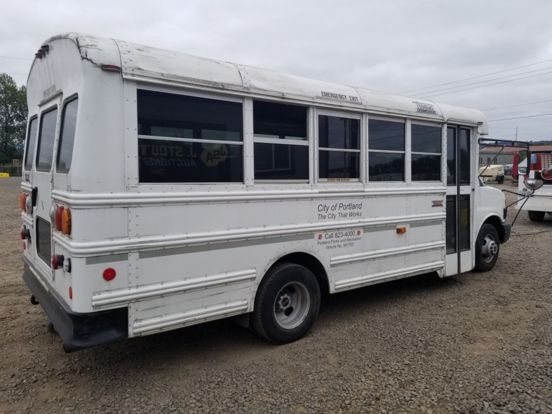 2008 GMC Savana Shuttle Bus - Image 3 of 20