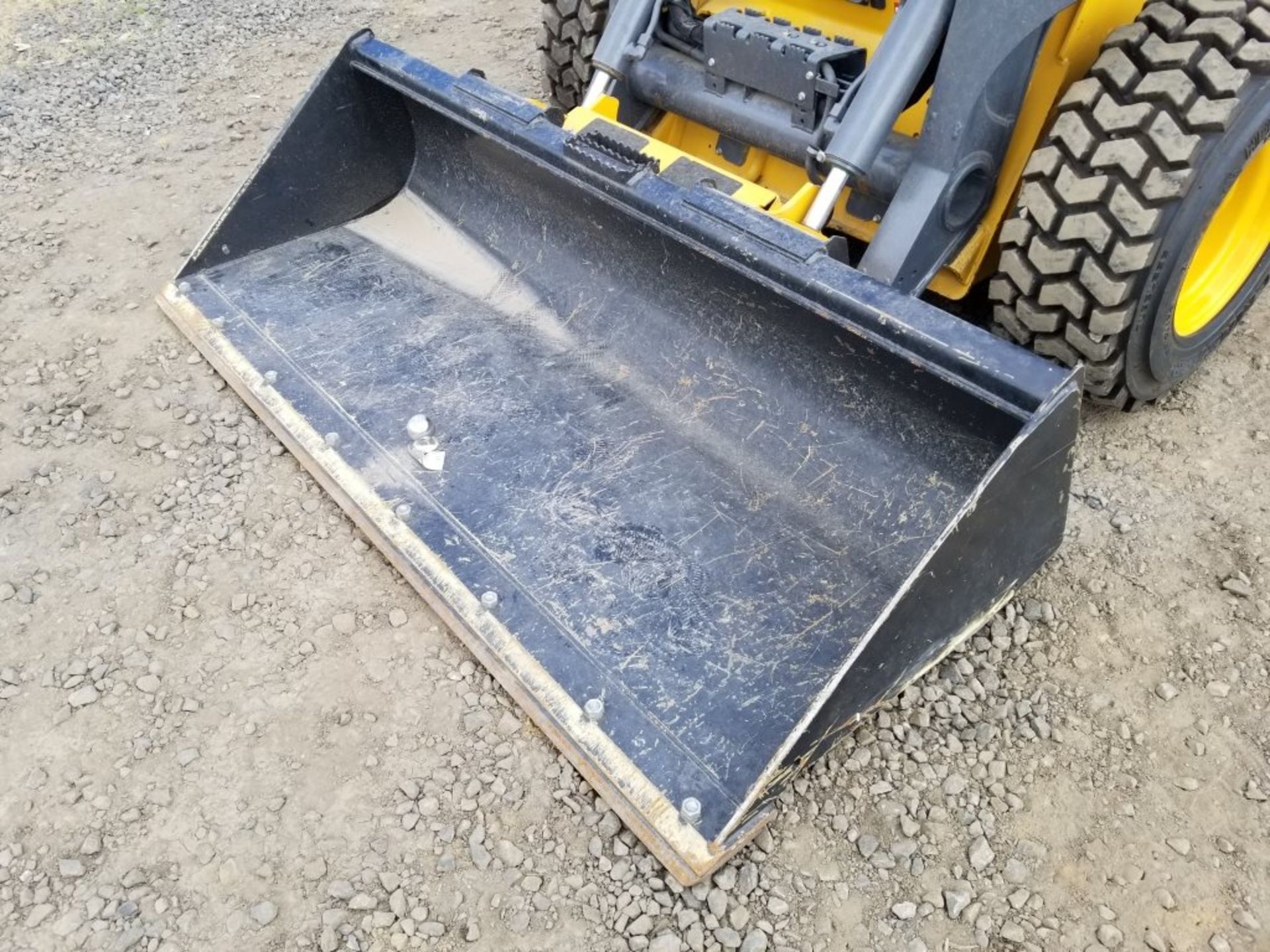 2018 John Deere 330G Skid steer Loader - Image 6 of 33