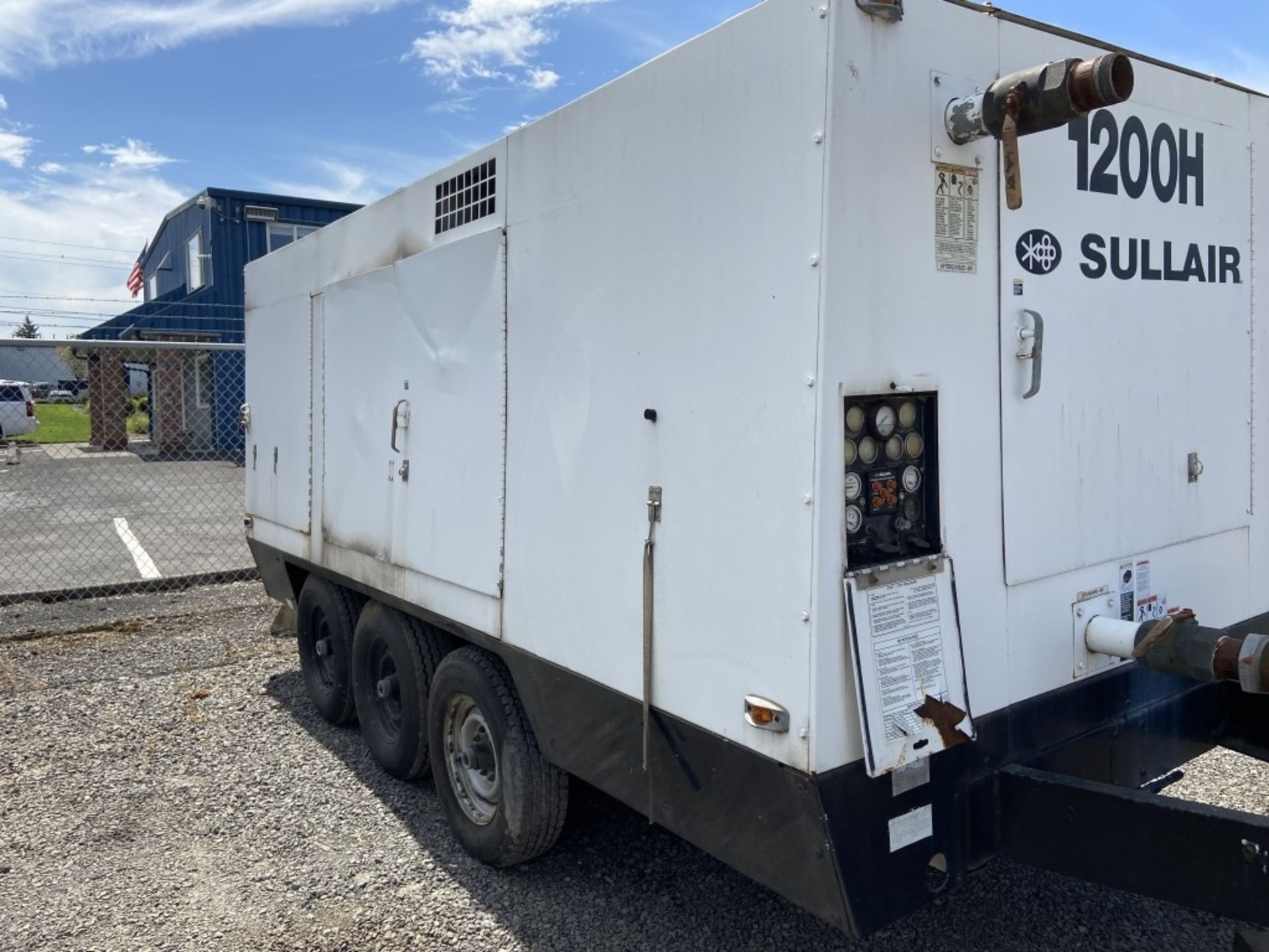 2000 Sullair 1200H Towable Air Compressor - Image 2 of 10