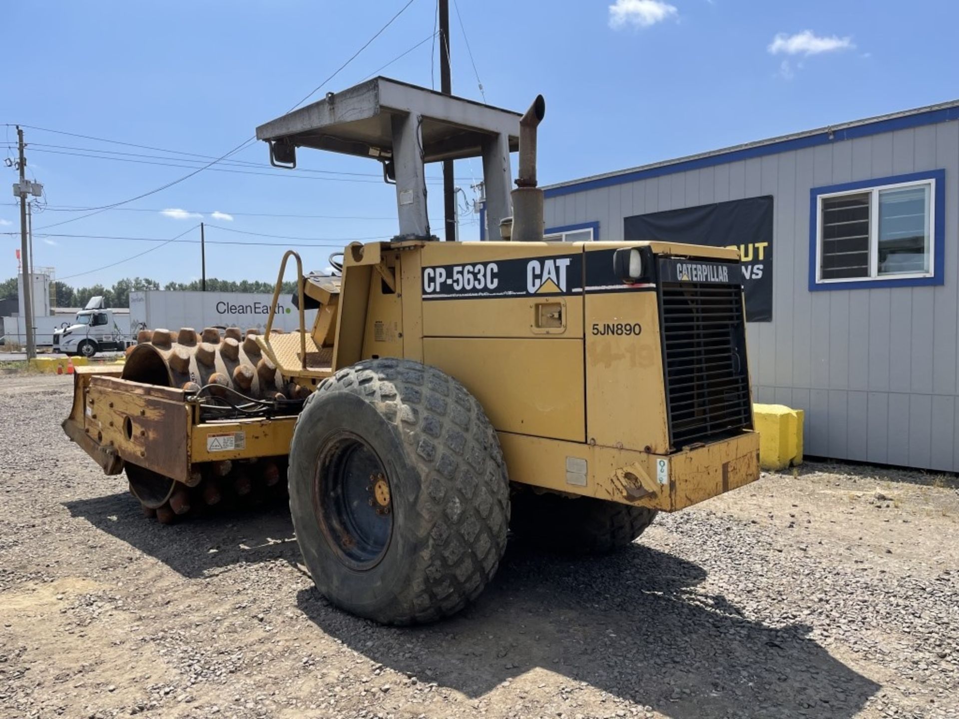 Caterpillar CP-563C Vibratory Pad Foot Compactor - Image 4 of 23