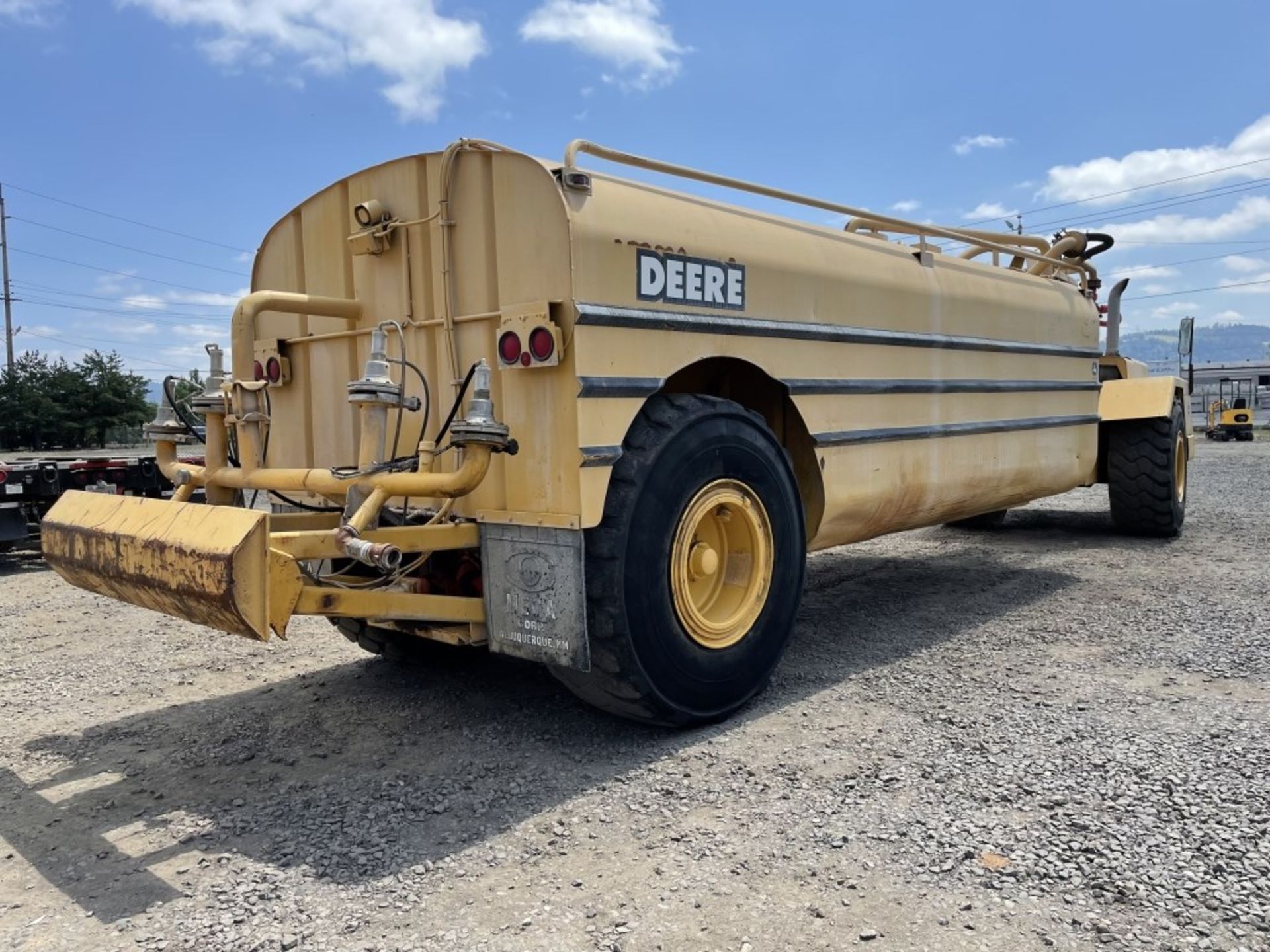 John Deere 762B Water Wagon - Image 3 of 22