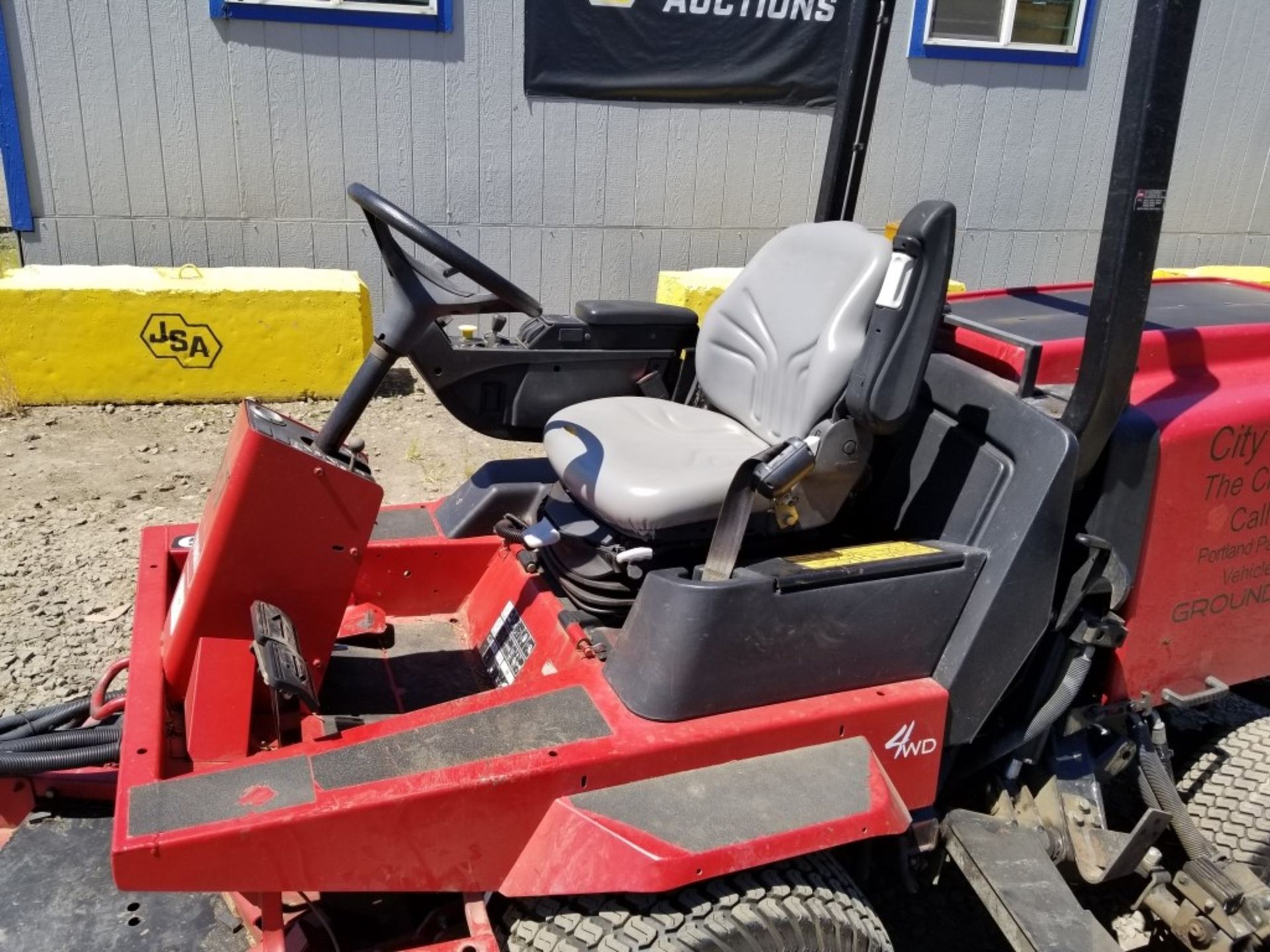 2014 Toro 4000-D 4x4 Grounds Mower - Image 8 of 15