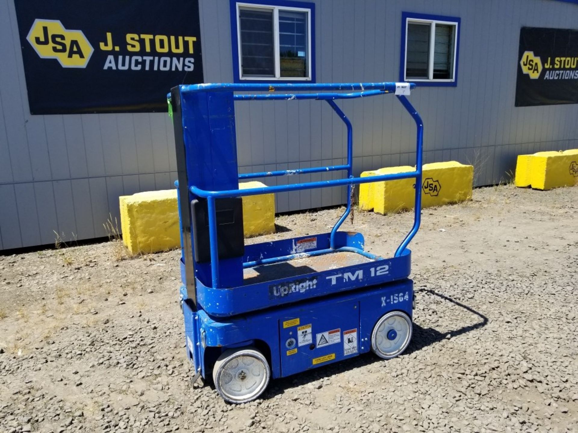 2002 Upright TM12 Scissor Lift