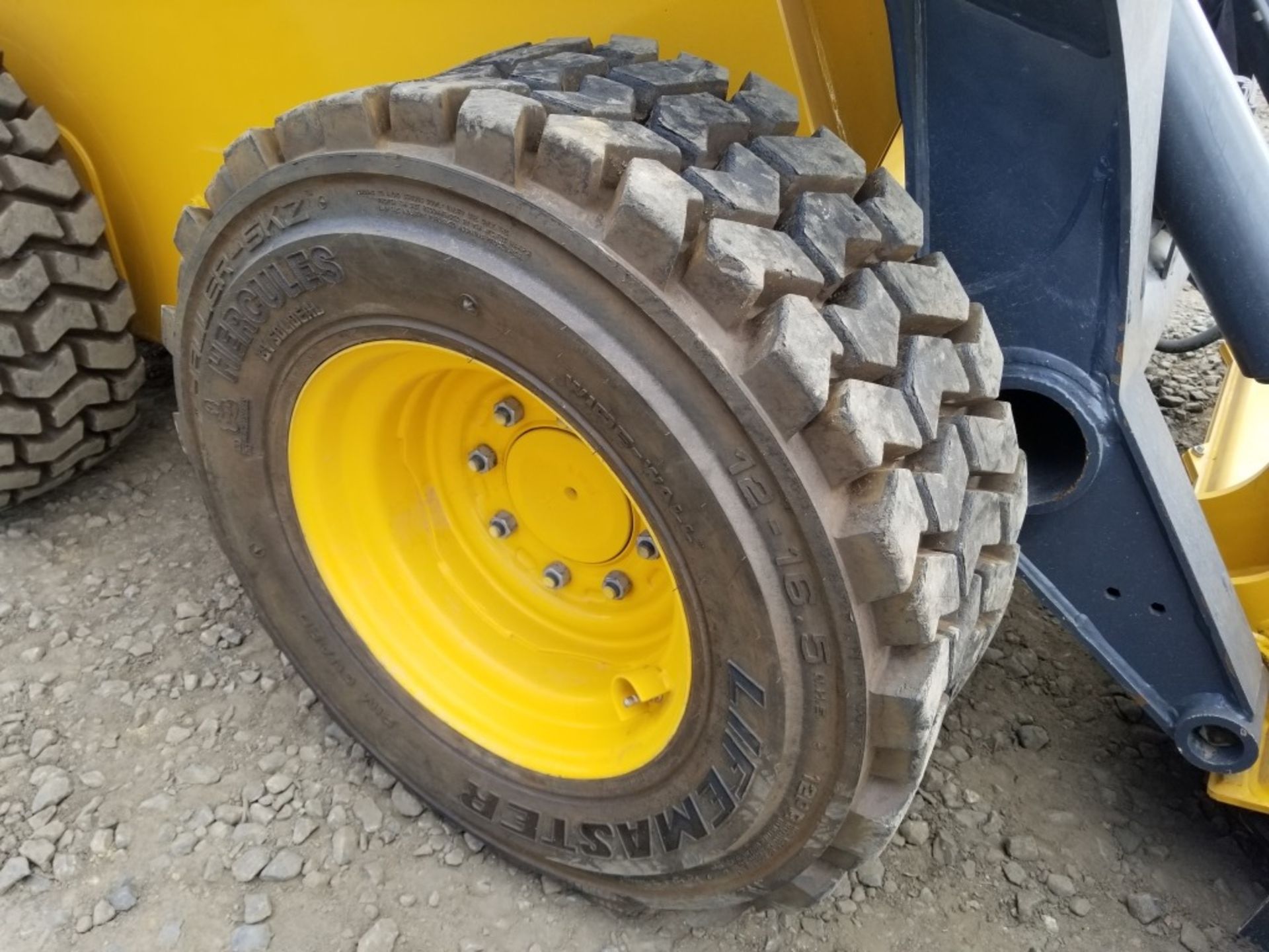 2018 John Deere 330G Skid steer Loader - Image 11 of 33