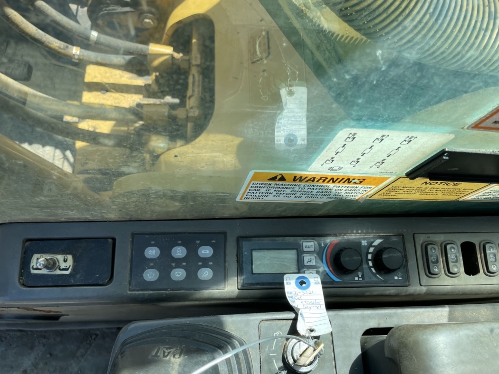 2004 Caterpillar 330CL Hydraulic Excavator - Image 33 of 35