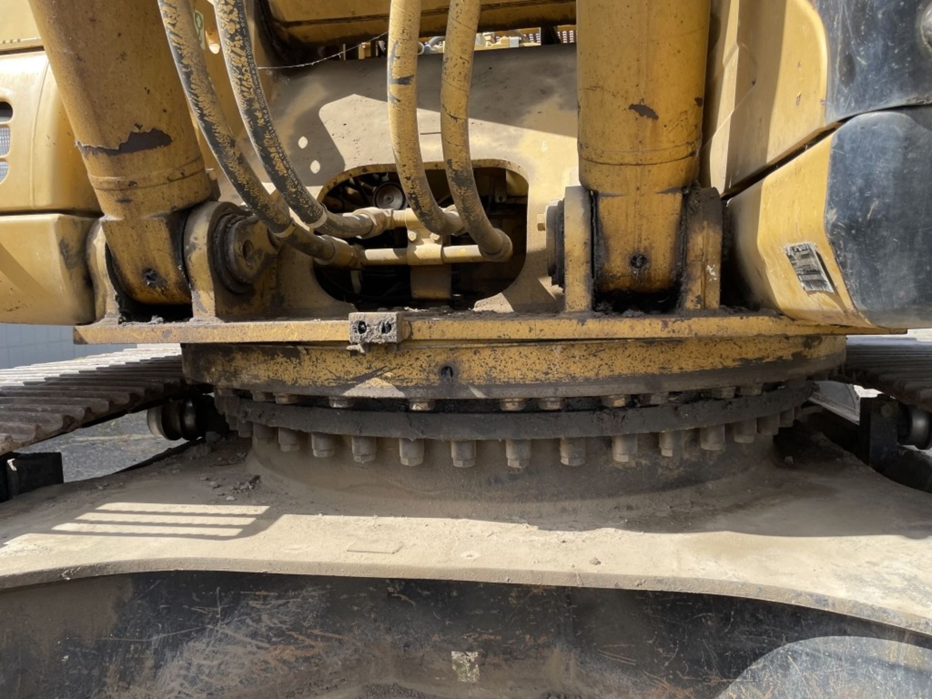 2004 Caterpillar 330CL Hydraulic Excavator - Image 11 of 35