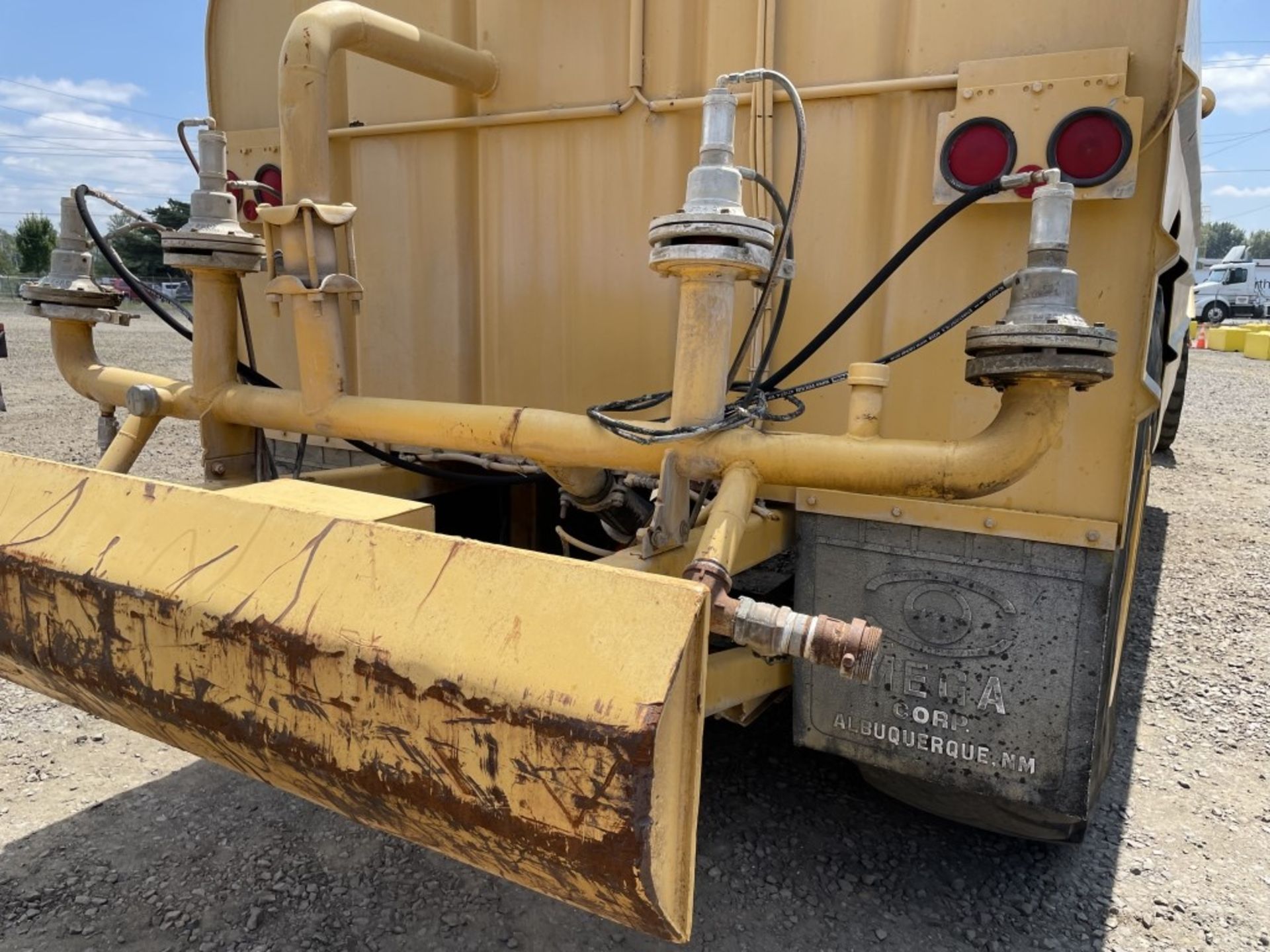 John Deere 762B Water Wagon - Image 6 of 22