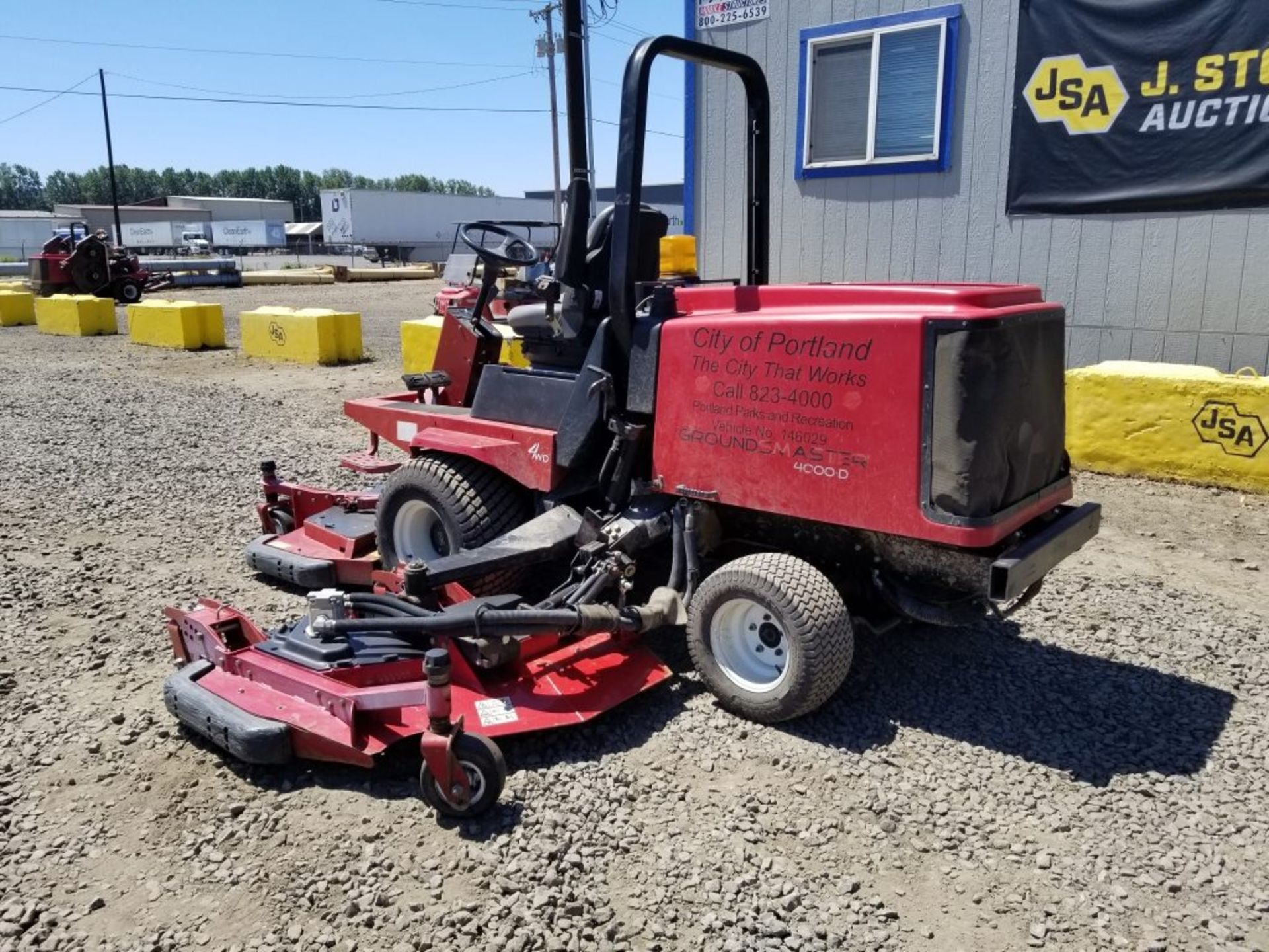 2014 Toro 4000-D 4x4 Grounds Mower - Image 4 of 18