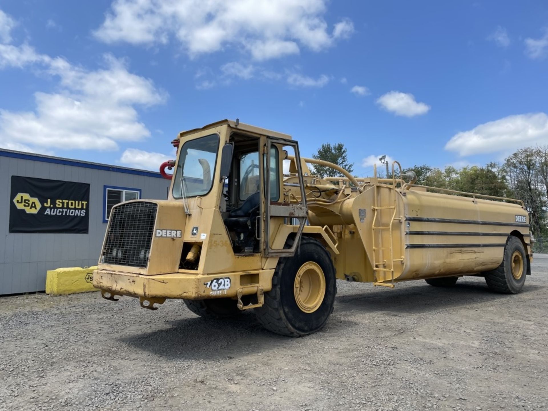 John Deere 762B Water Wagon