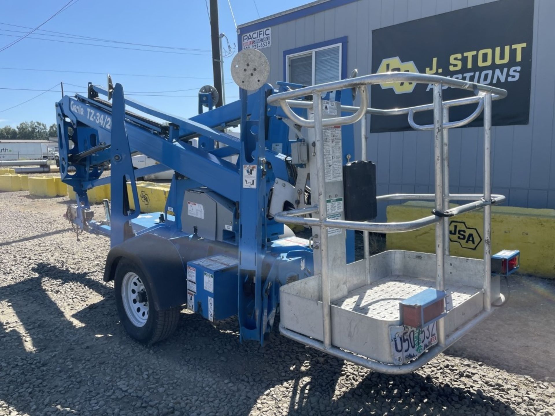 2016 Genie TZ-34/20 Towable Articulating Boom Lift - Image 4 of 13