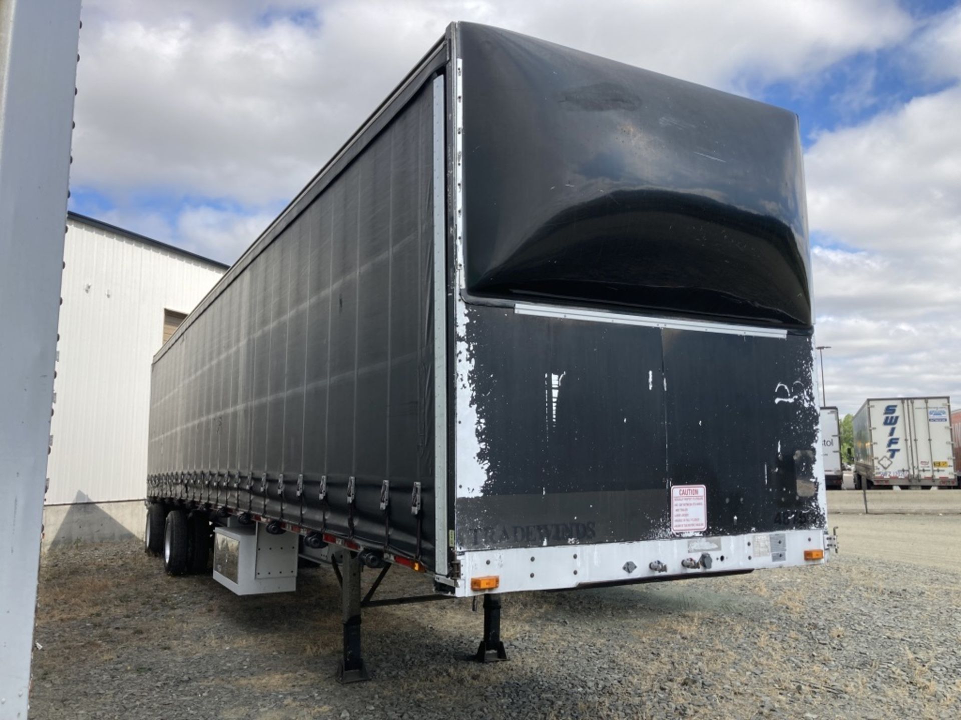 2000 Ravens T/A 48' Curtain Side Trailer