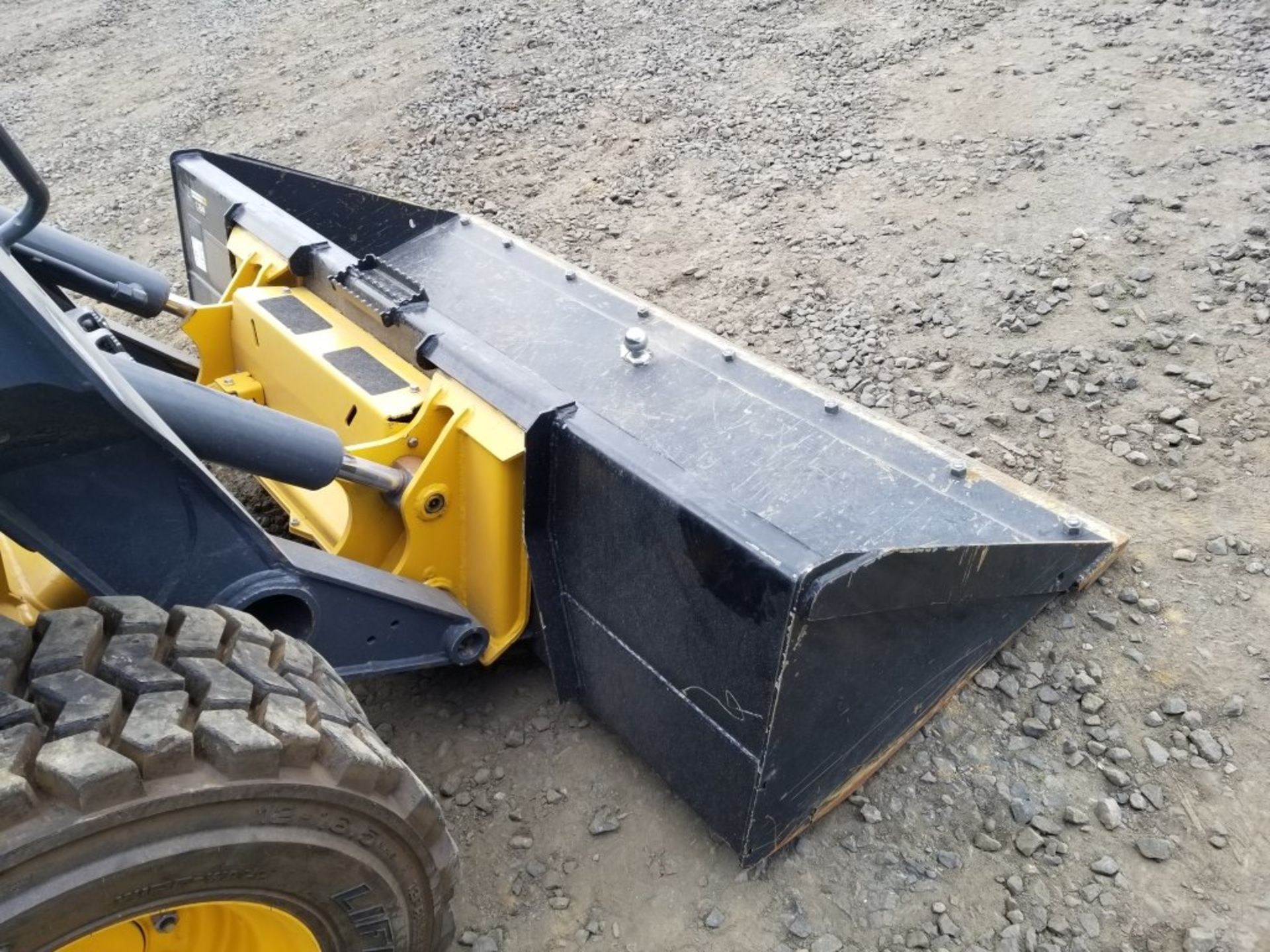 2018 John Deere 330G Skid steer Loader - Image 10 of 33