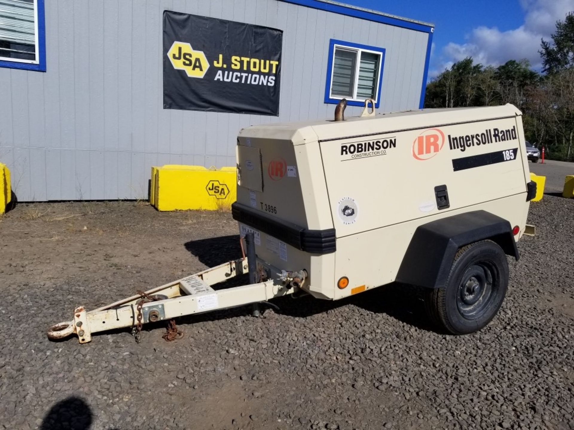 2001 Ingersoll-Rand 185 Towable Air Compressor