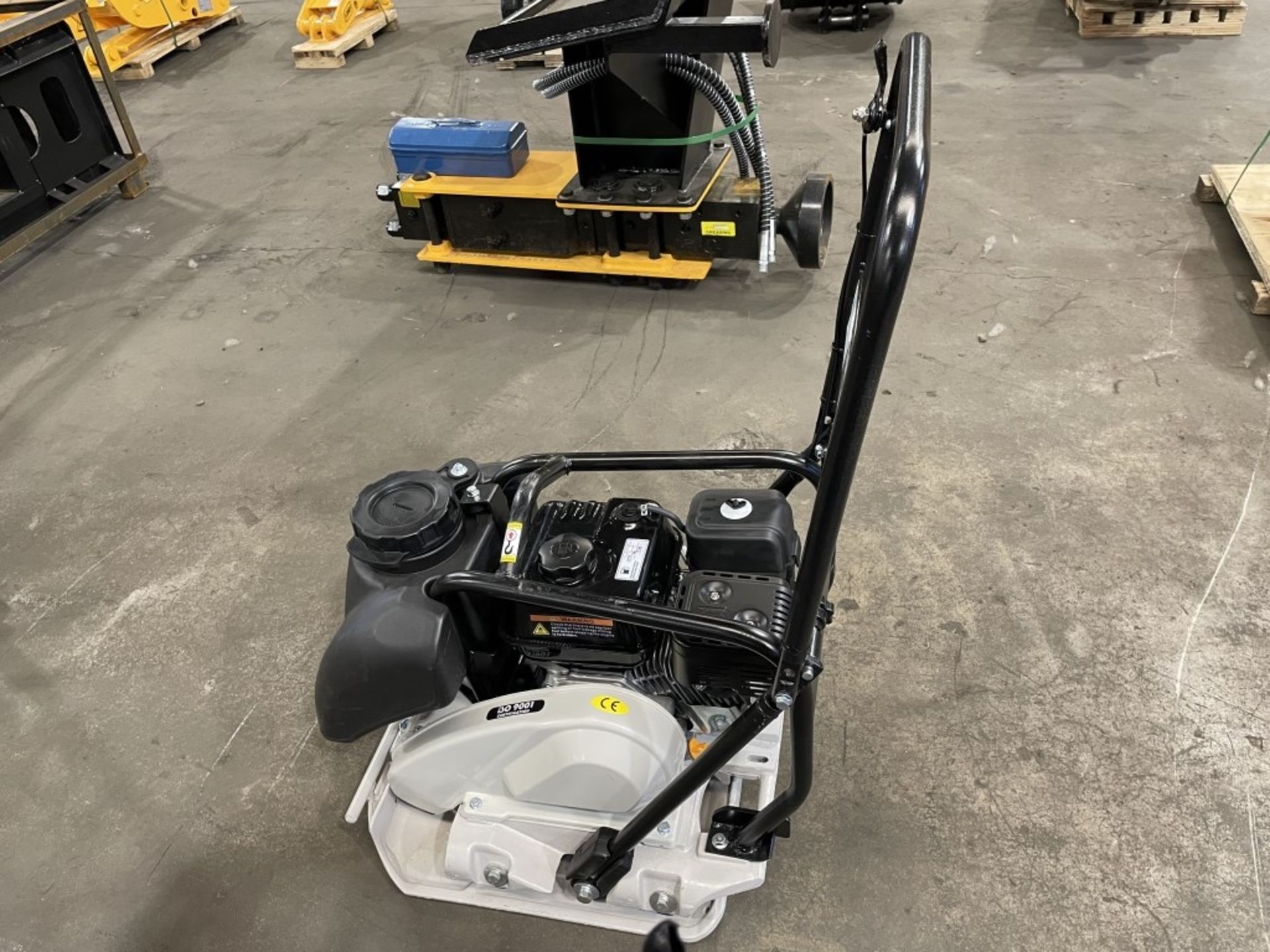 2021 Mustang LF88 Plate Compactor - Image 4 of 4