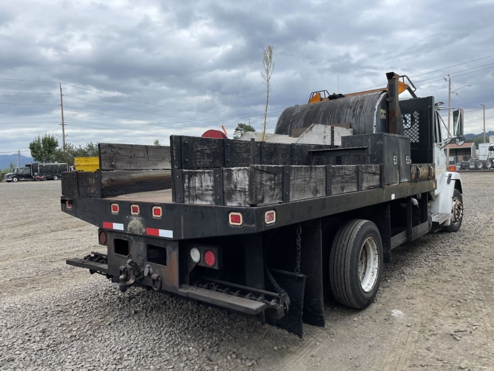 1998 Freightliner FL60 S/A Tack Truck - Image 3 of 33