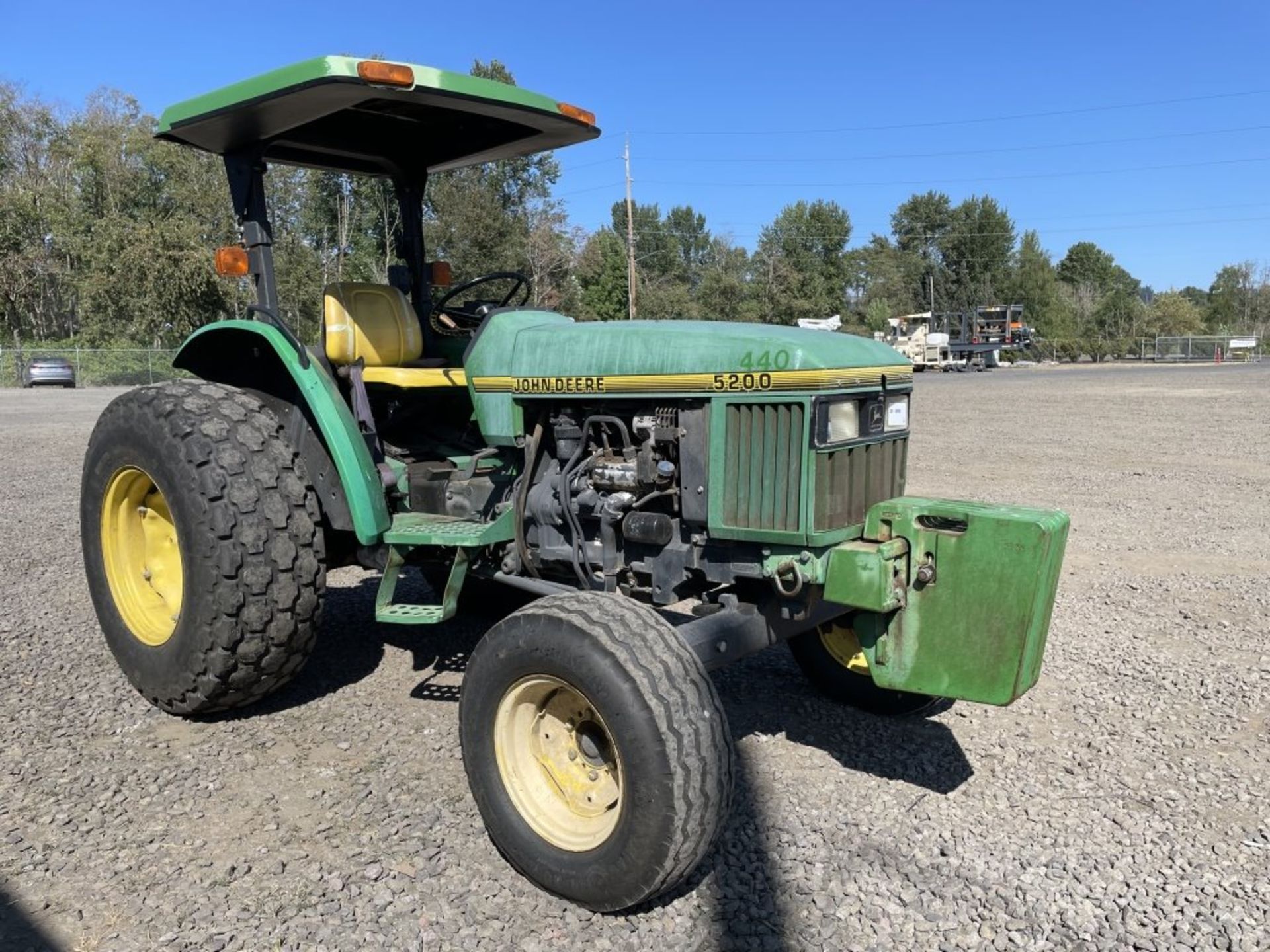 1994 John Deere 5200 Utility Tractor - Image 2 of 17