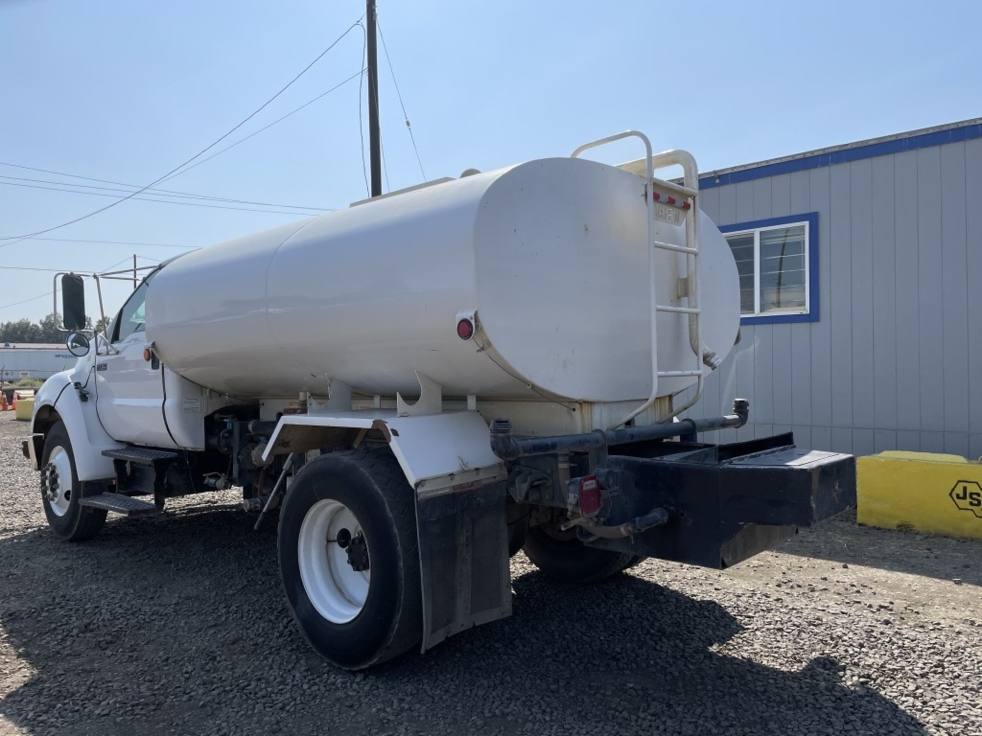 2005 Ford F750 XL SD S/A Water Truck - Image 4 of 22