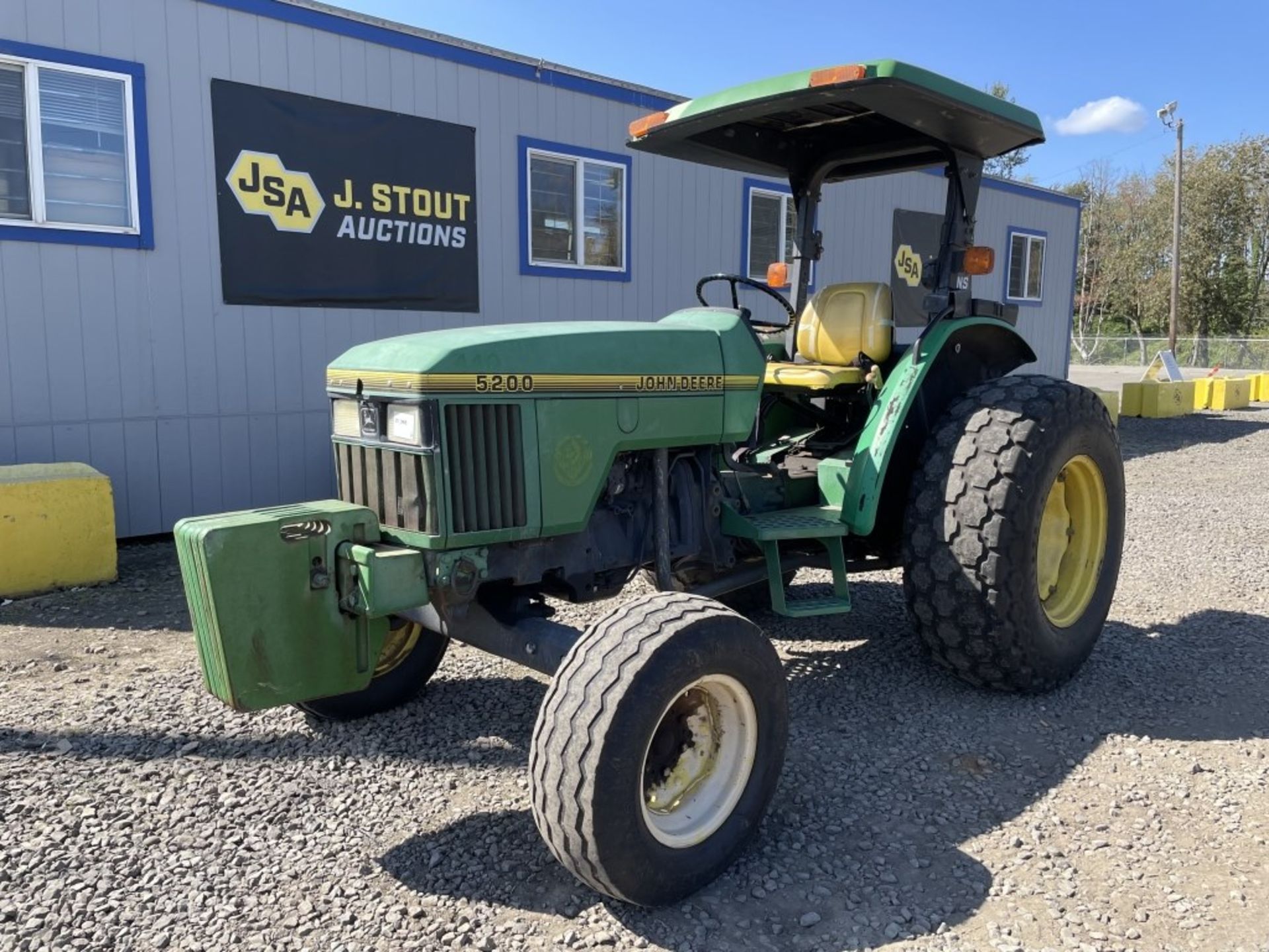 1994 John Deere 5200 Utility Tractor