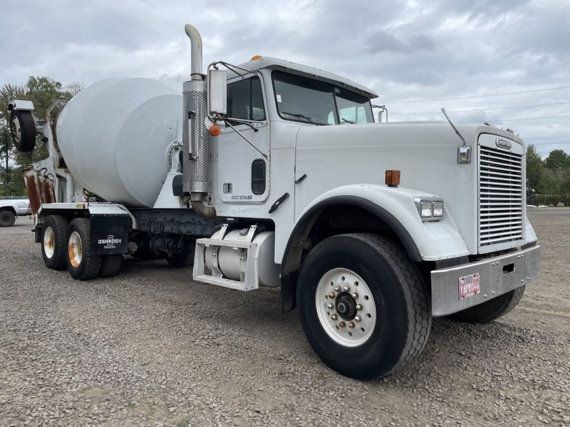 1998 Freightliner T/A Mixer Truck - Image 2 of 37