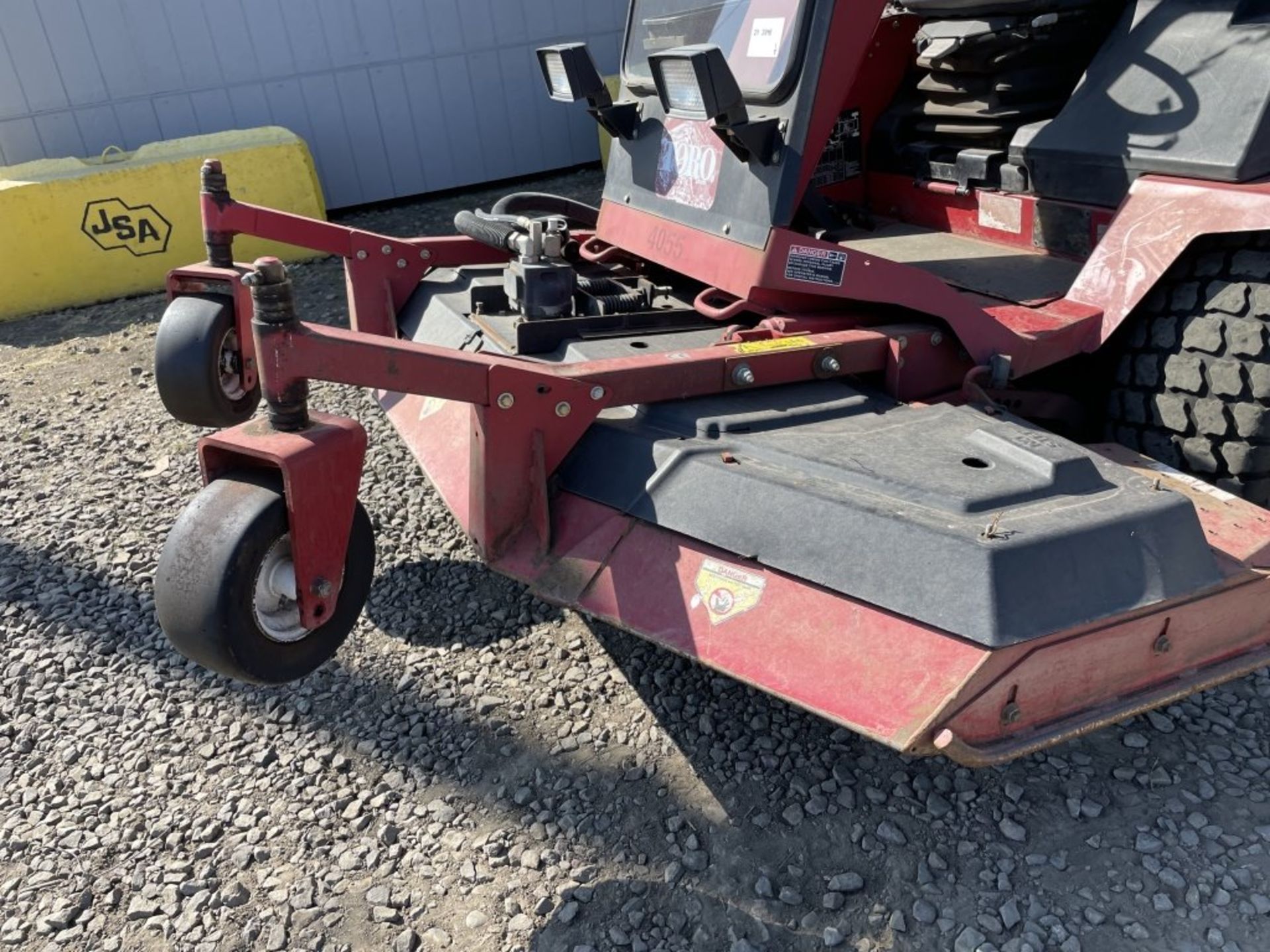 2005 Toro 580D Groundsmaster Mower - Image 5 of 22