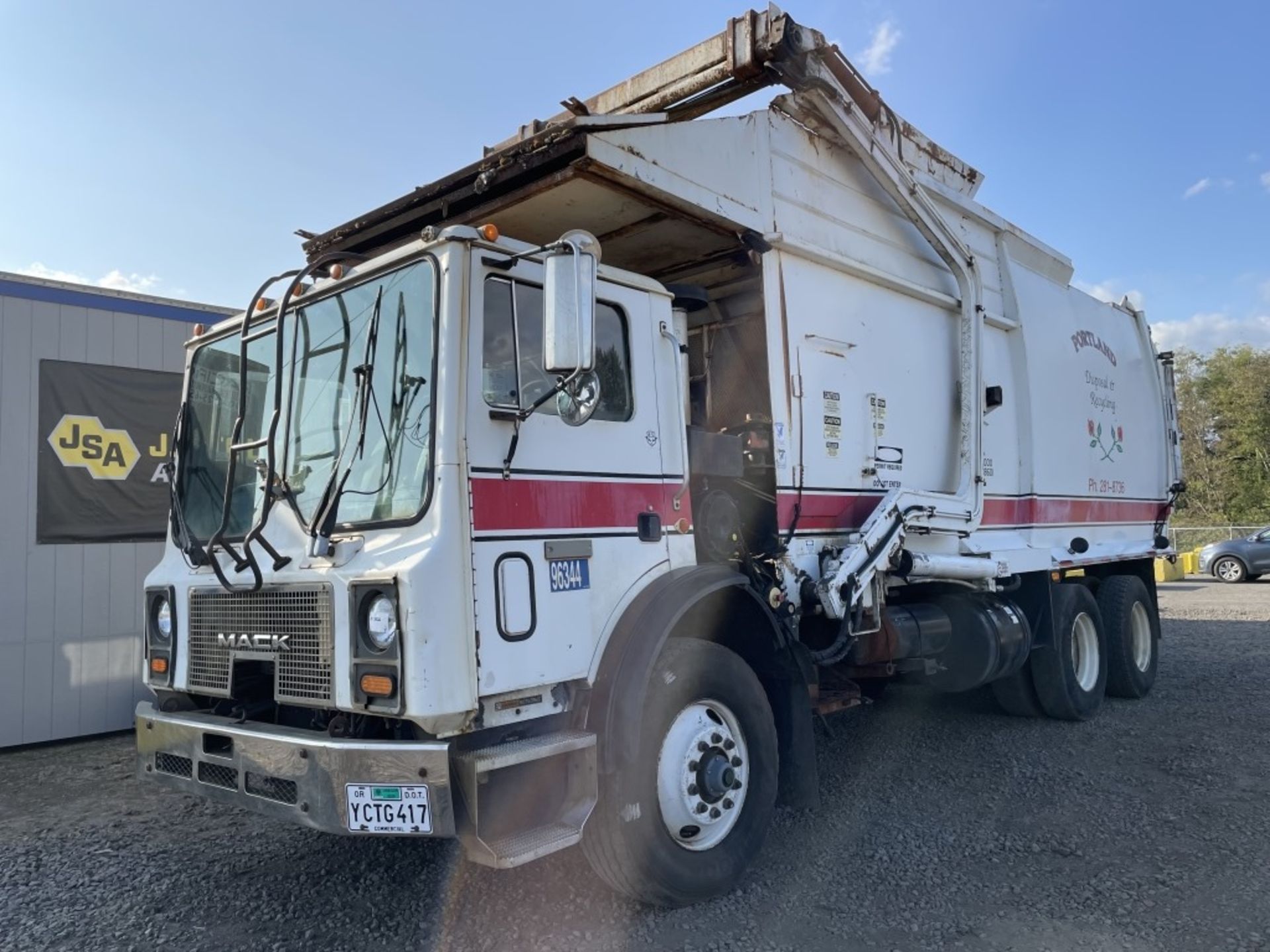 1998 Mack MR688S T/A Cab Over Refuse truck