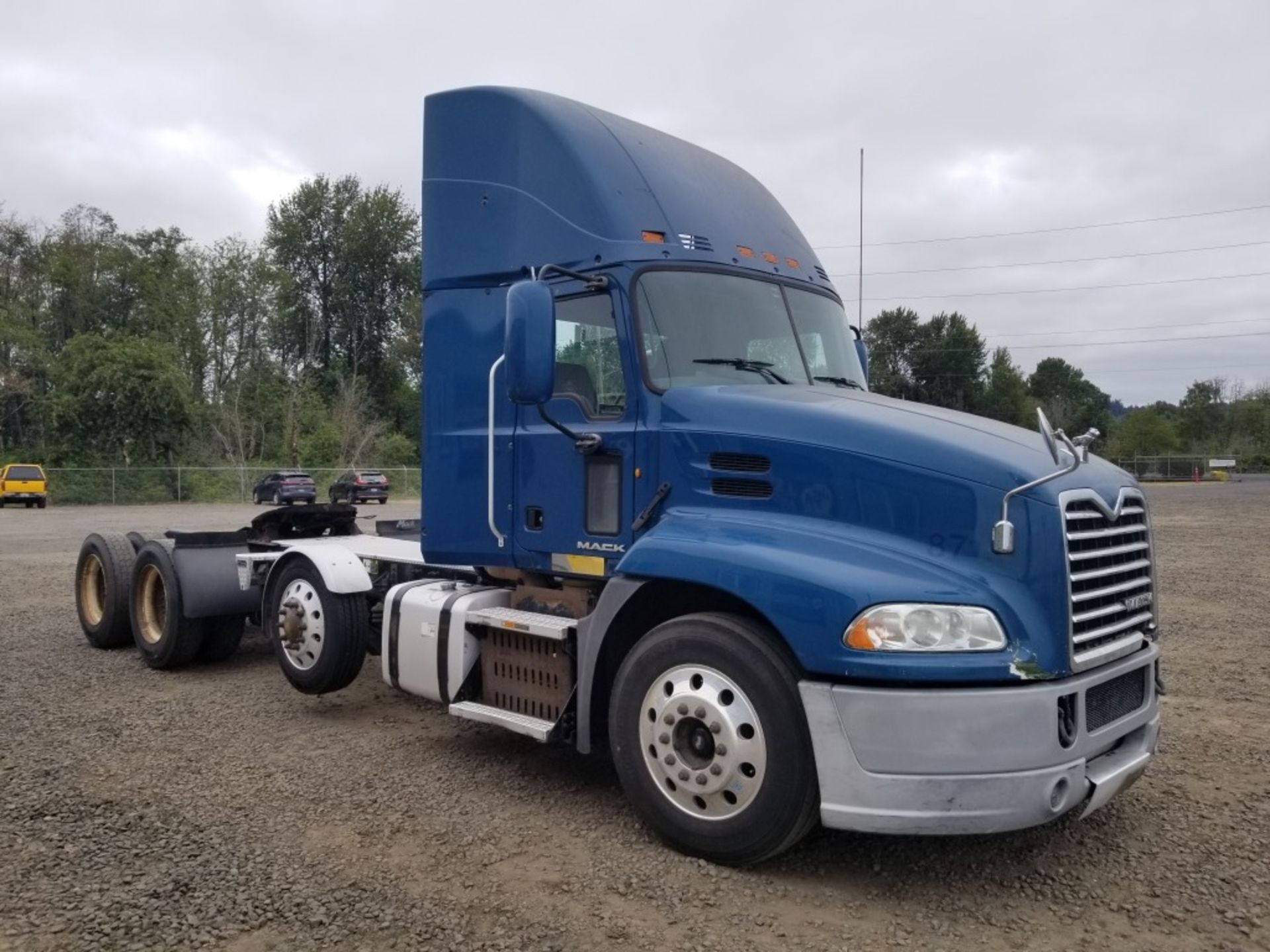 2011 Mack CXU613 Tri-Axle Truck Tractor - Image 2 of 29