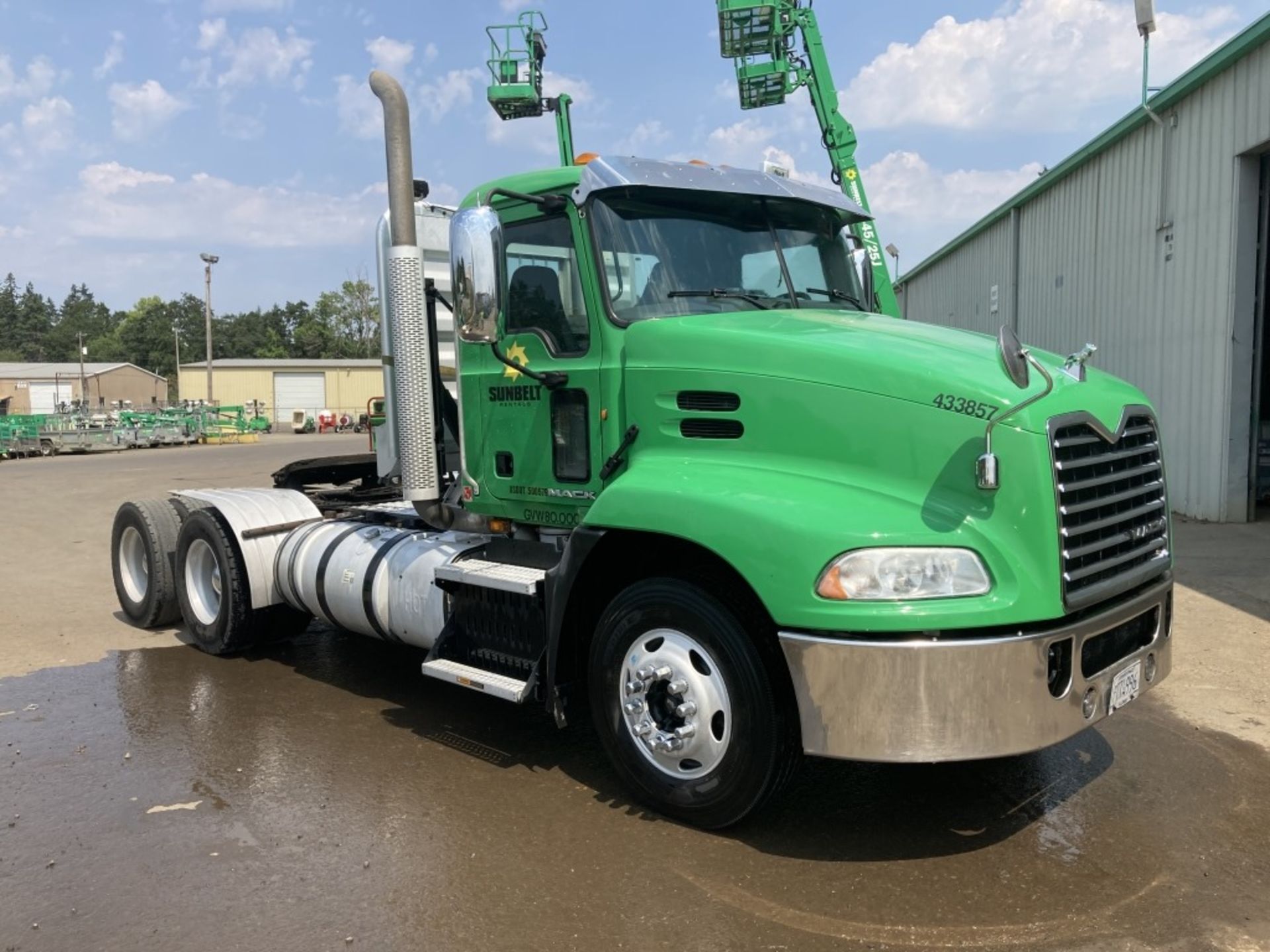 2013 Mack CXU613 T/A Truck Tractor - Image 2 of 30