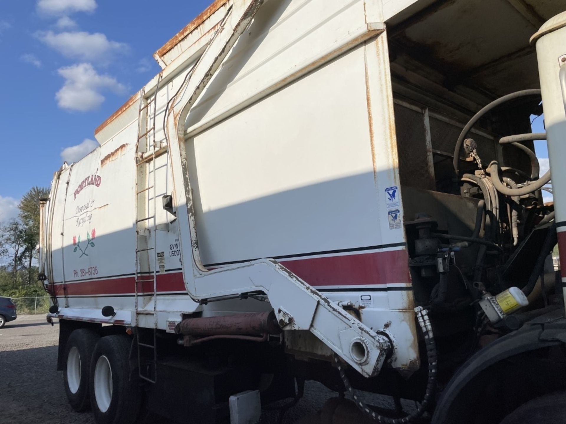 1998 Mack MR688S T/A Cab Over Refuse truck - Image 15 of 34