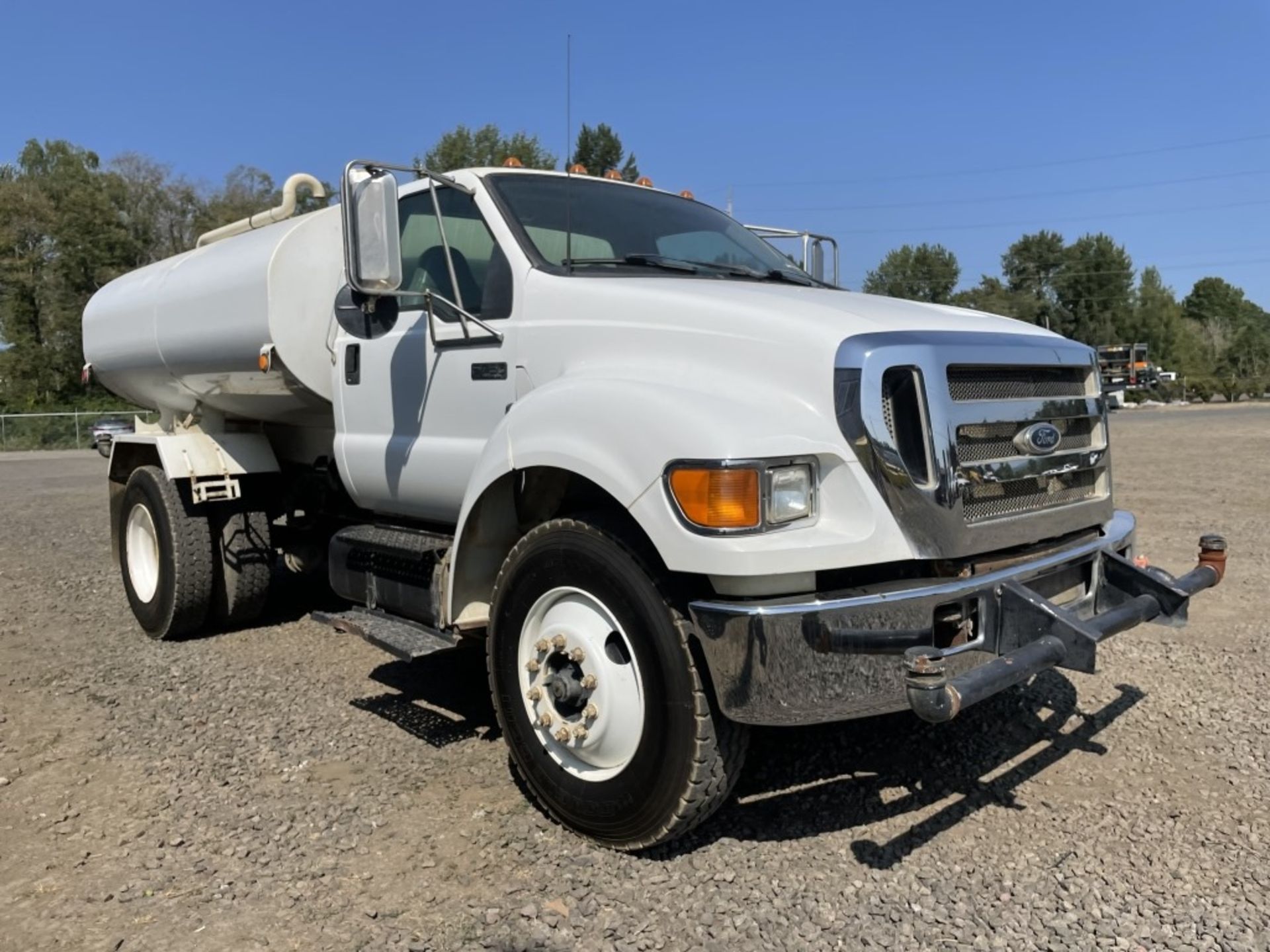 2005 Ford F750 XL SD S/A Water Truck - Image 2 of 22