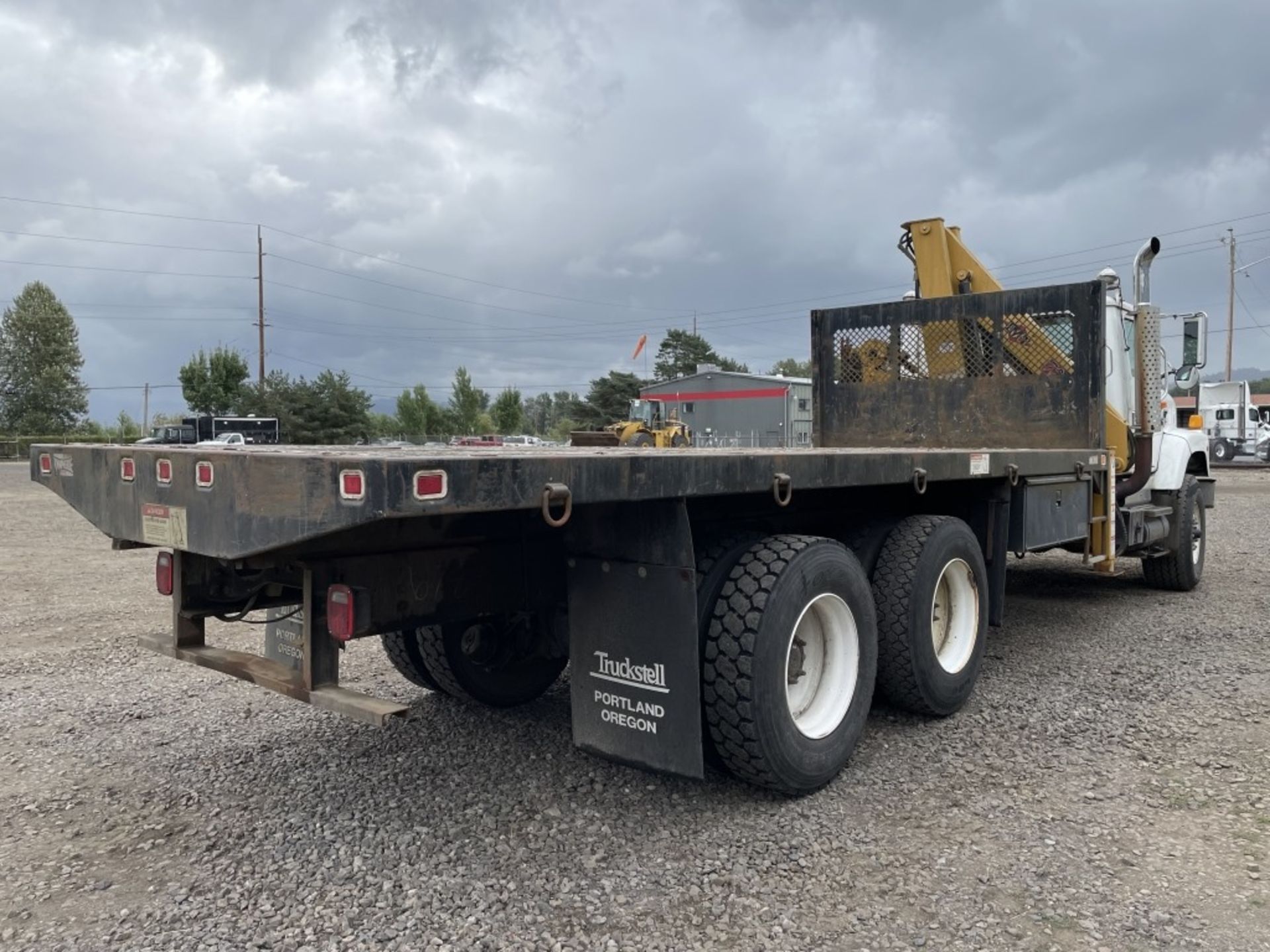 1999 International 2674 T/A Flatbed Truck - Image 3 of 29