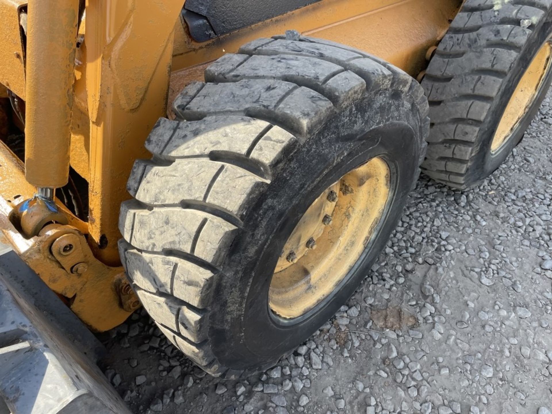 2004 Case 445 Skid Steer Loader - Image 7 of 15